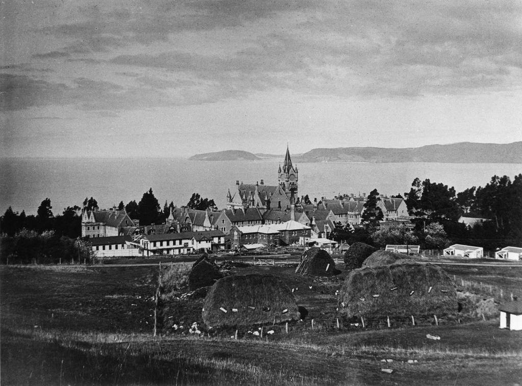 Seacliff Hospital with the farm in the foreground