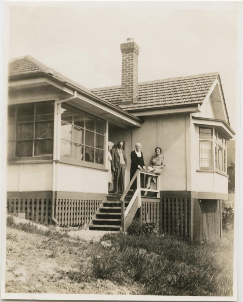 'Doctor's Point Xmas 1943'