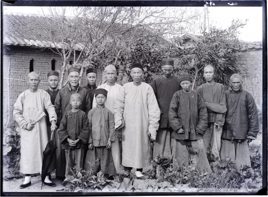 A group of Chinese men