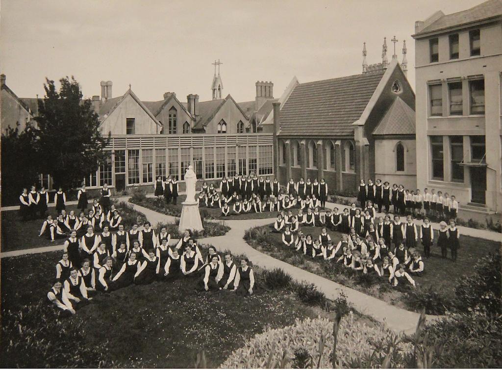 Large school group, St Dominic's College