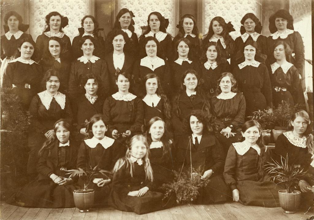 Group of girls, St Dominic's College