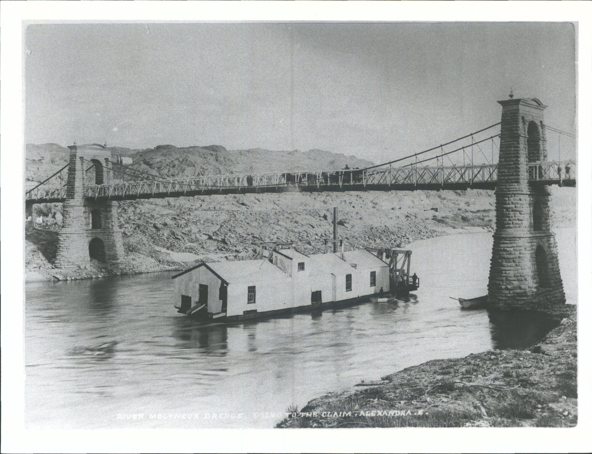 River Molyneux Dredge Going to the Claim