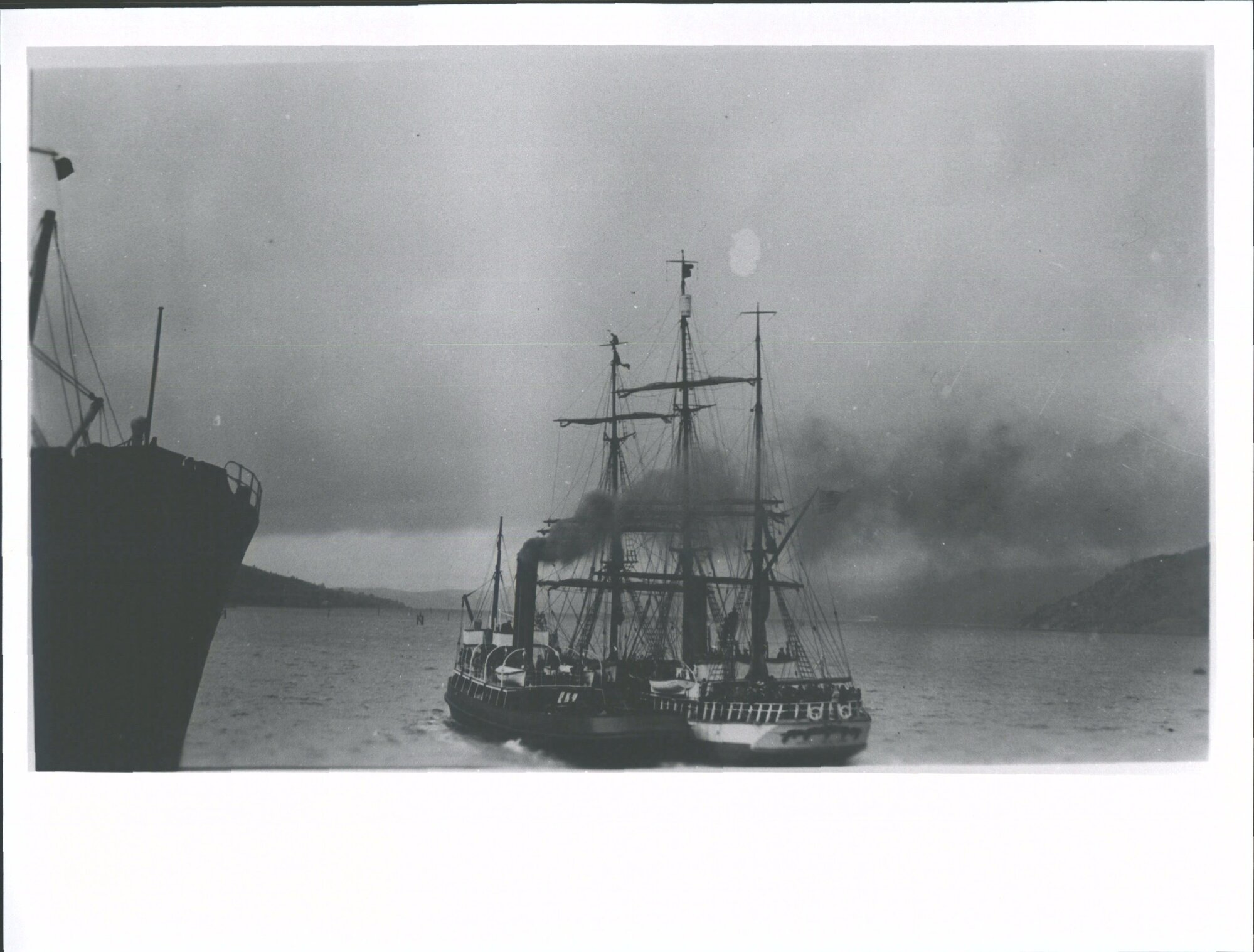 Ship "City of New York" assisted by tug "Dunedin"