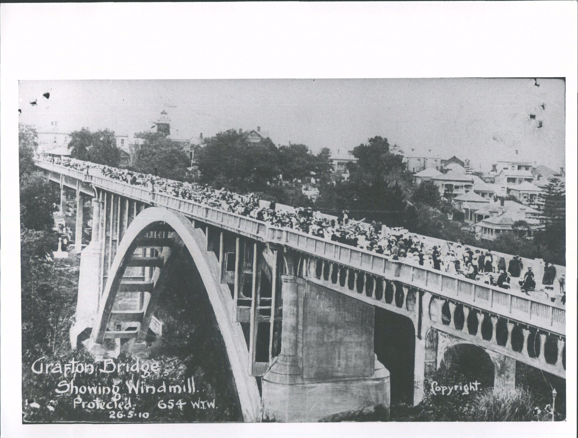 Grafton Bridge ca 1910 showing Windmill