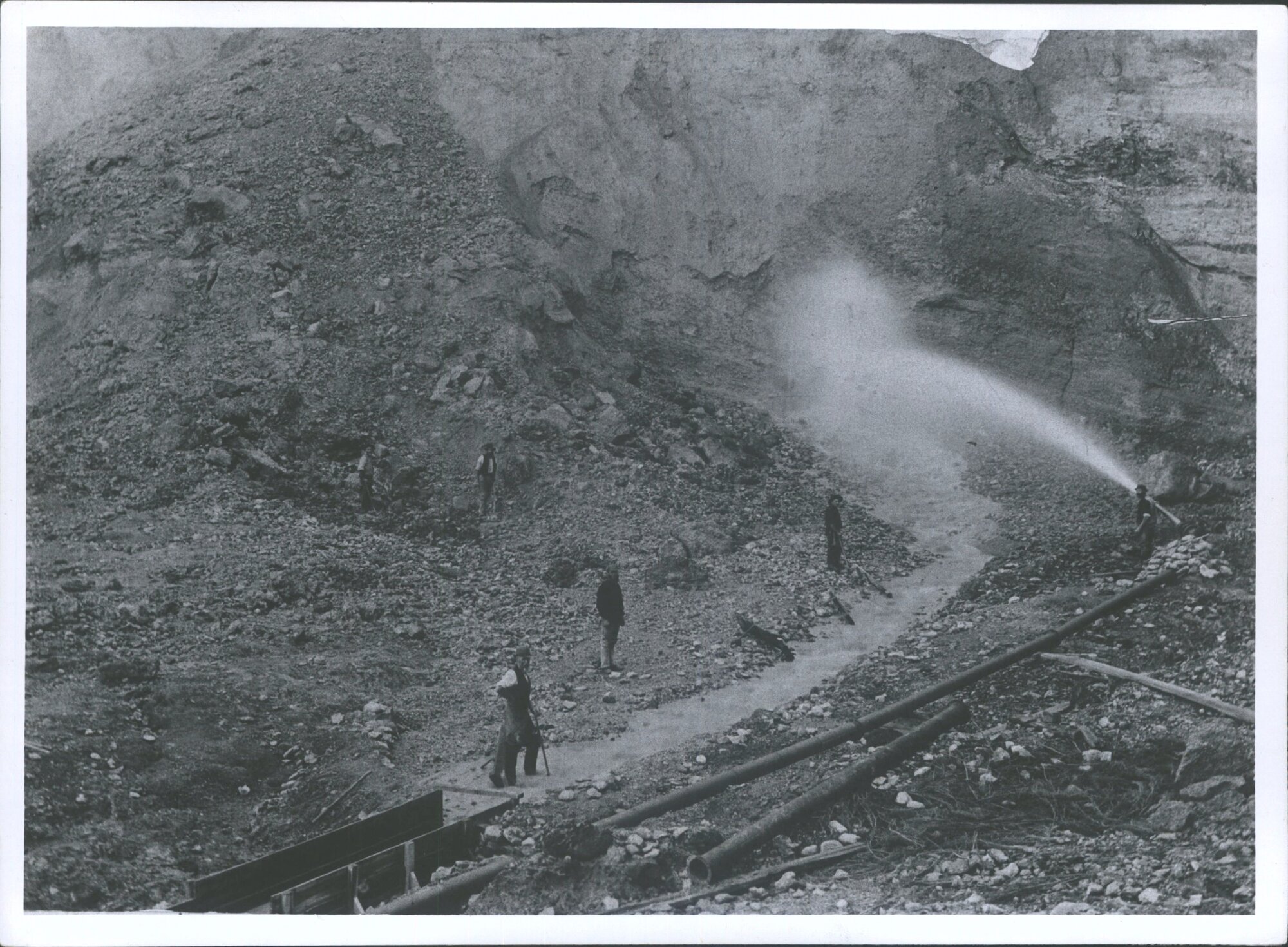 Ground or surface sluicing into sluice boxes, Blue Spur1880s