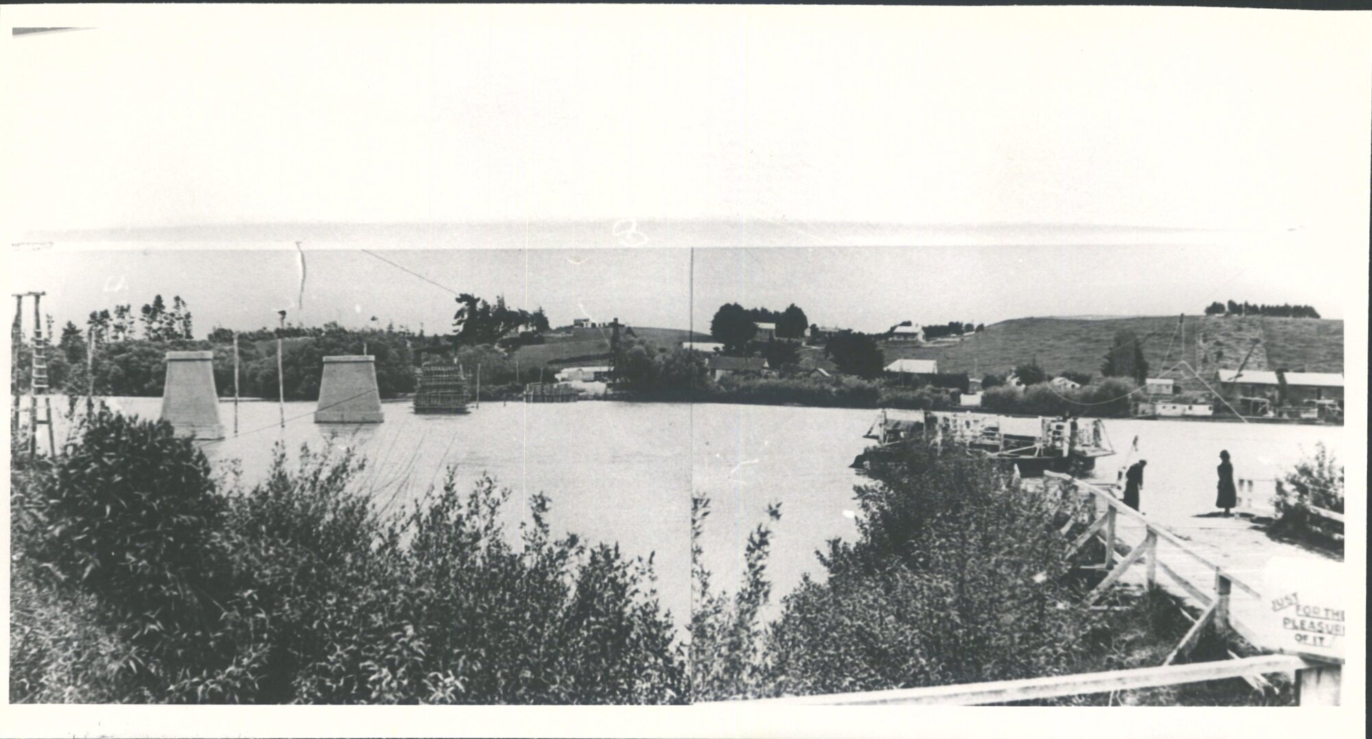 Clydevale Bridge being erected about 1938