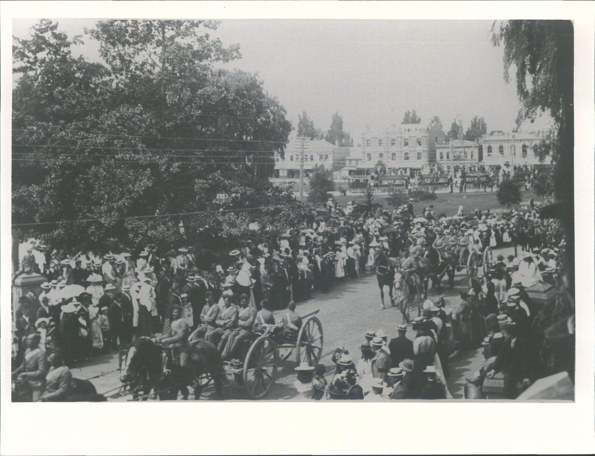 Troops in Armagh Street