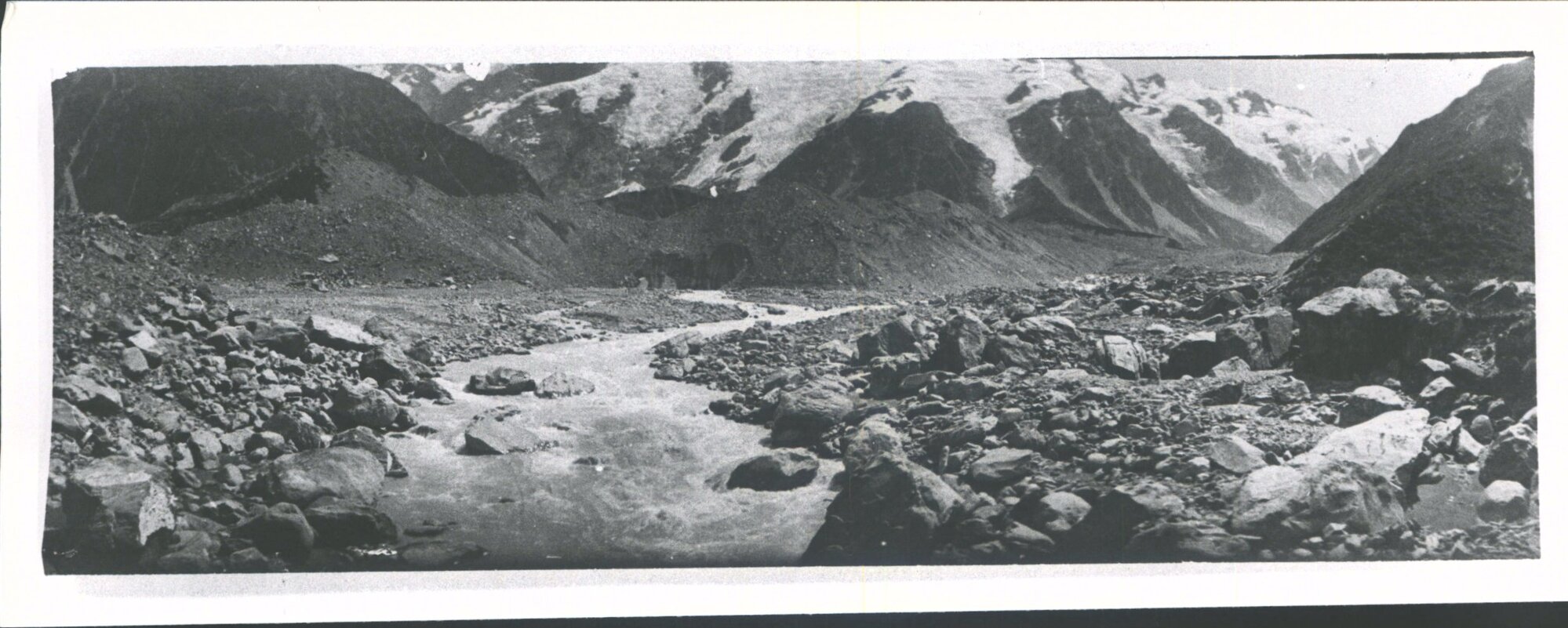 Mueller Glacier, face of Hooker Valley to left
