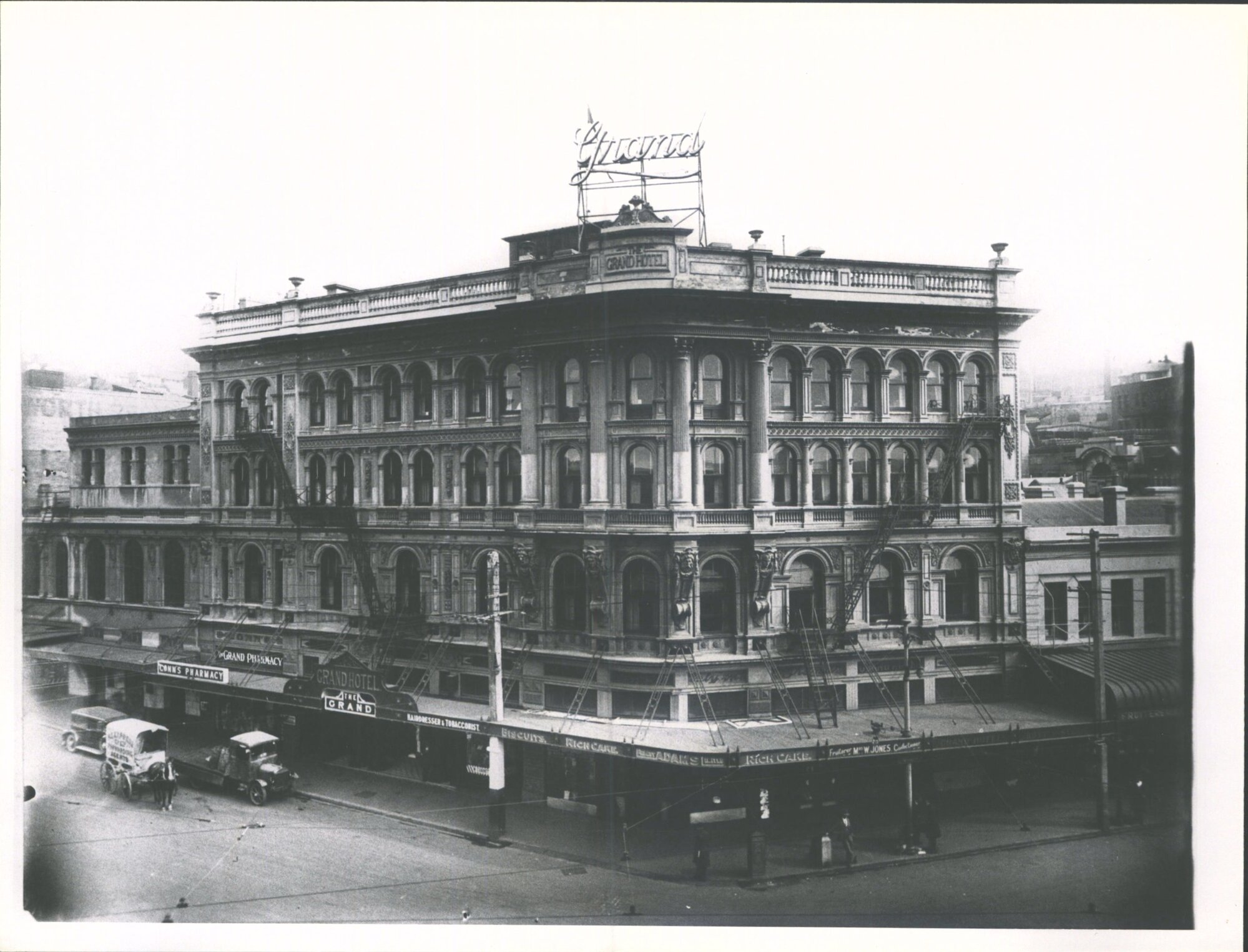 Grand Hotel. Exchange corner High Street and Princes Street