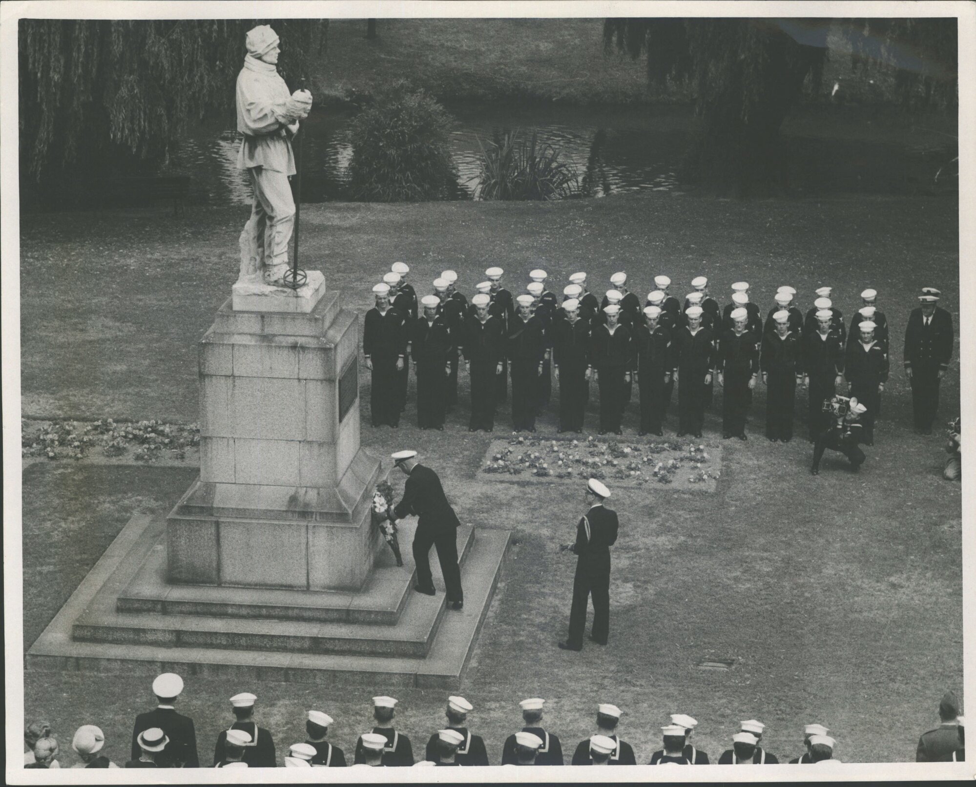 Rear-Admiral G.Duzek laying the wreath at R. F. Scott's statue 