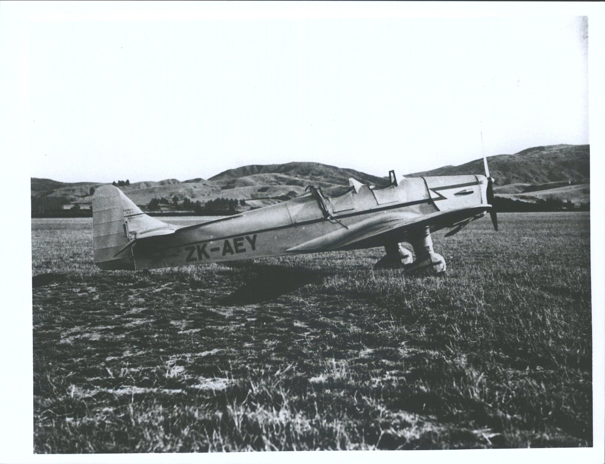 2K-AEY Miles M.14A Hawk trainer III