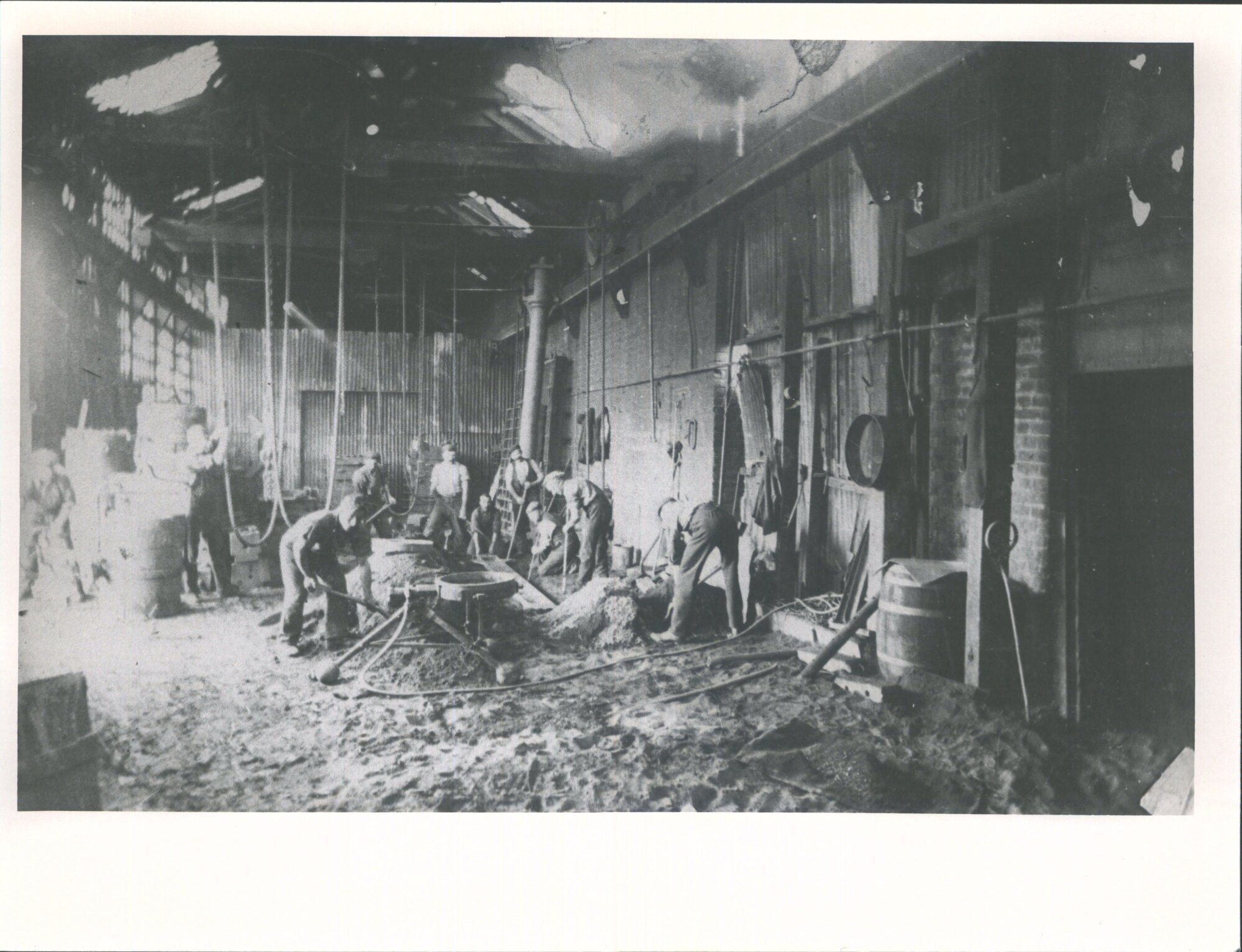 Moulding shop [moulding iron castings]