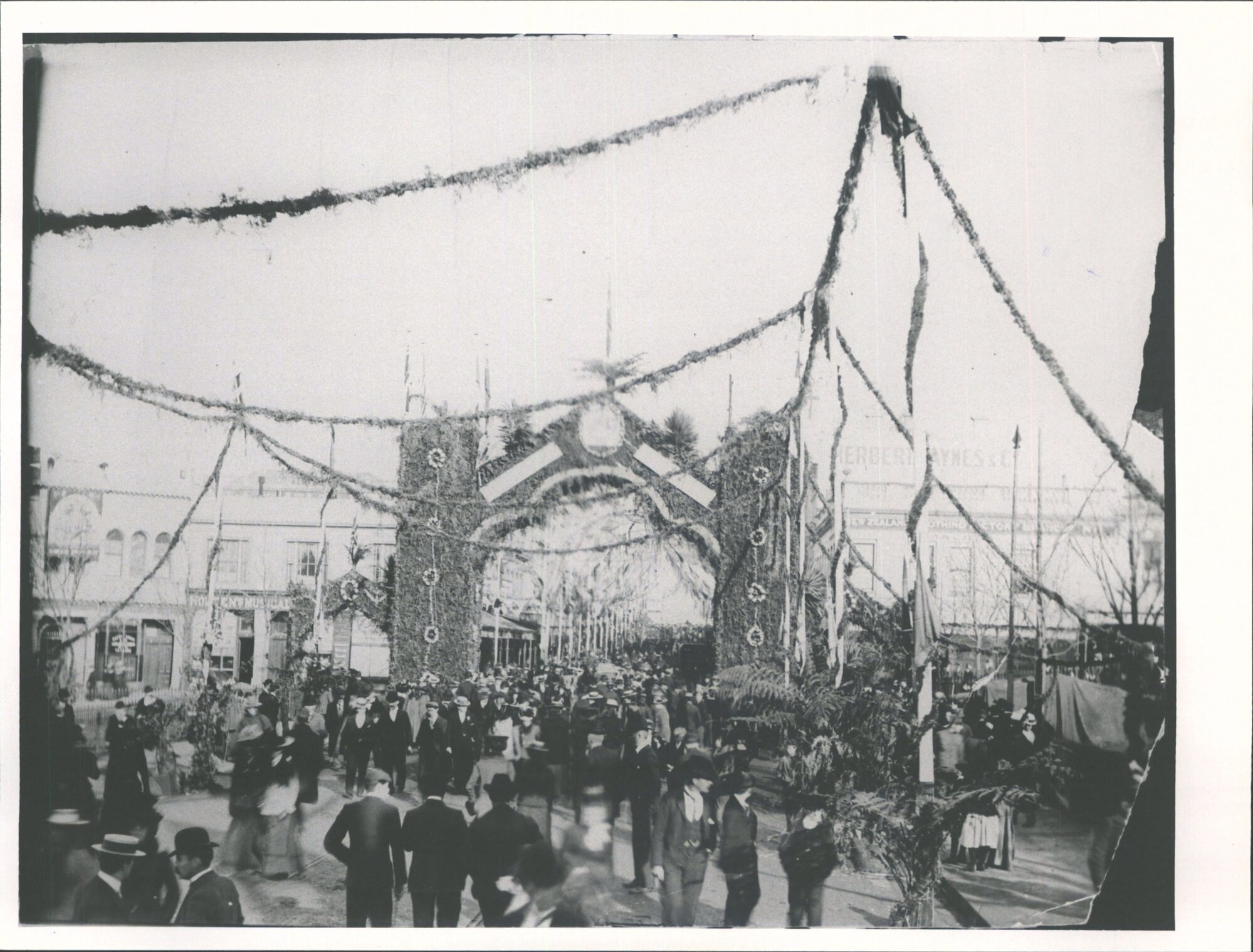 Visit of the Duke and Duchess of Cornwall - Octagon Street arch