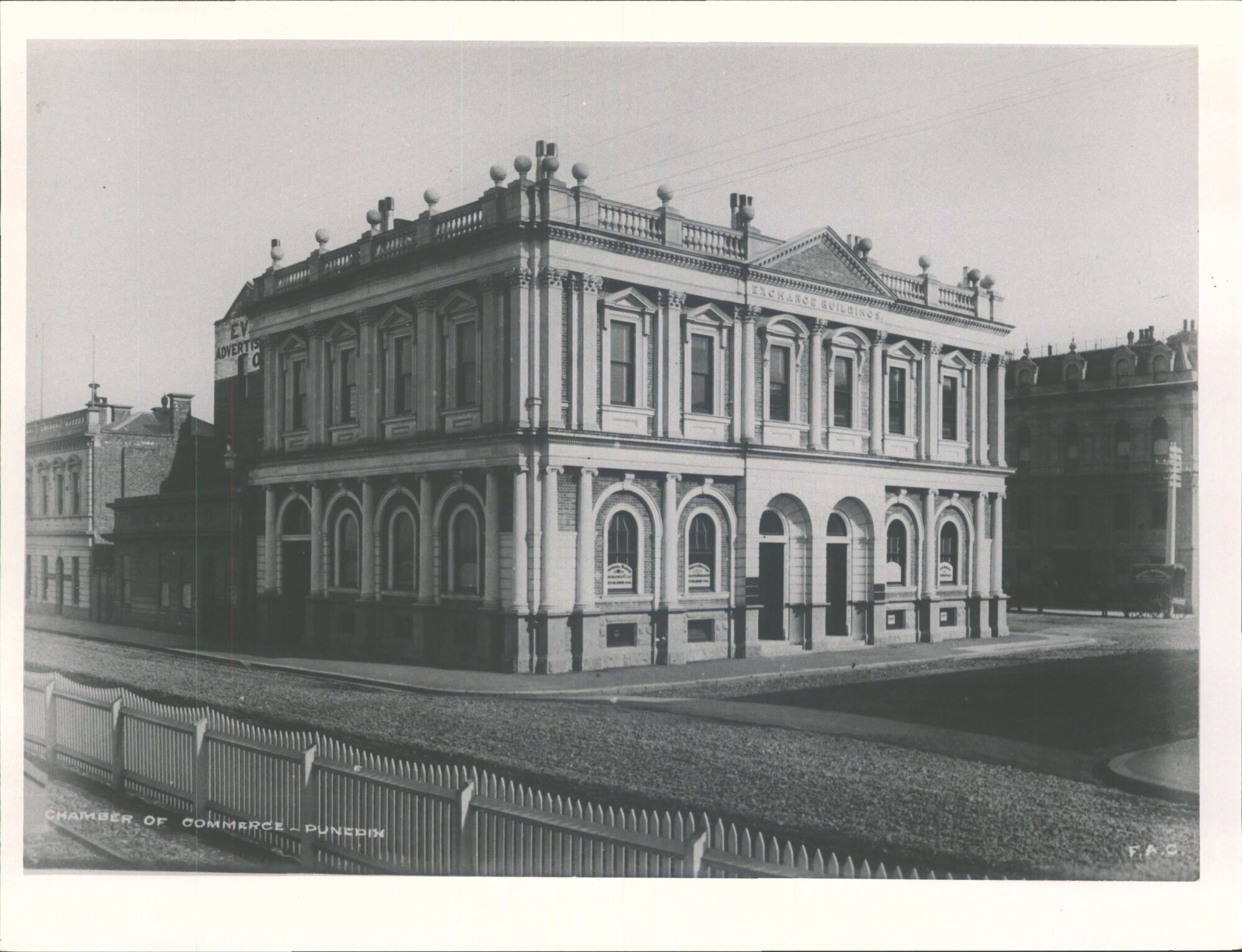 Exchange Bldgs Chamber of commerce