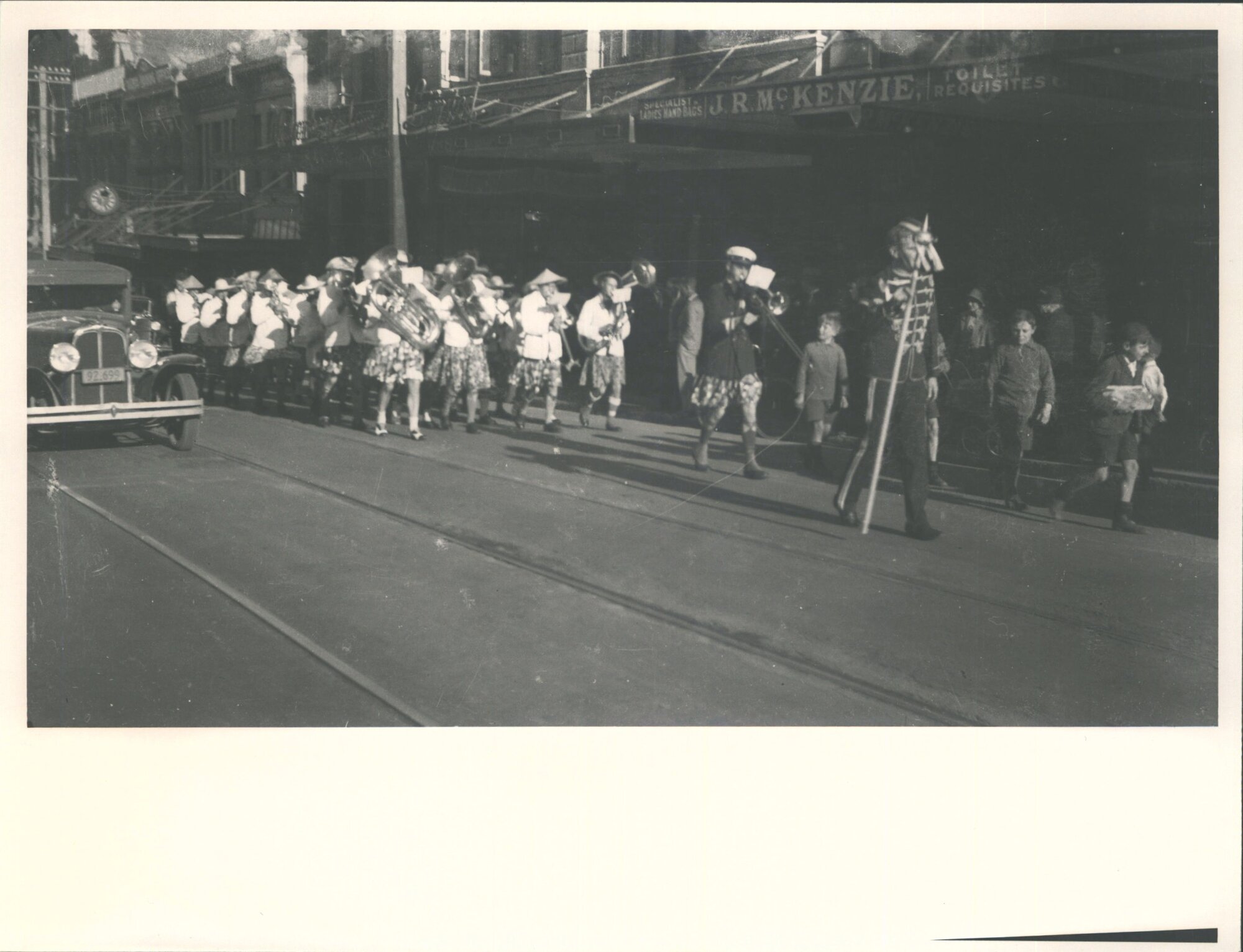 Procession 1933. Capping Band
