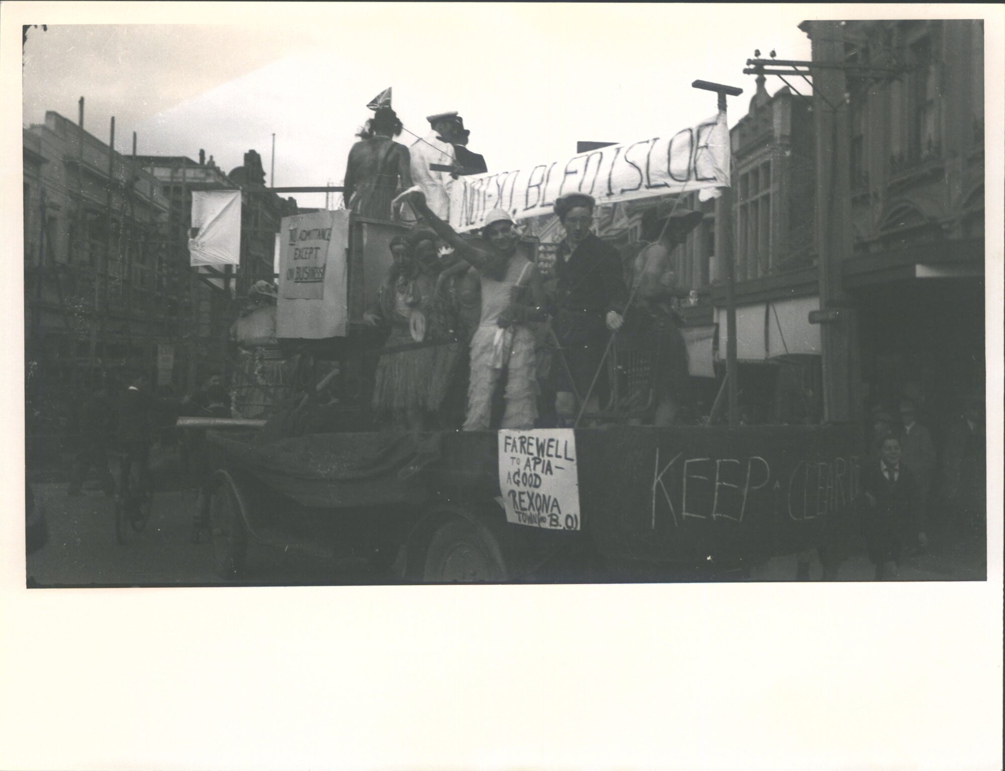 Procession 1933, The Island Tour