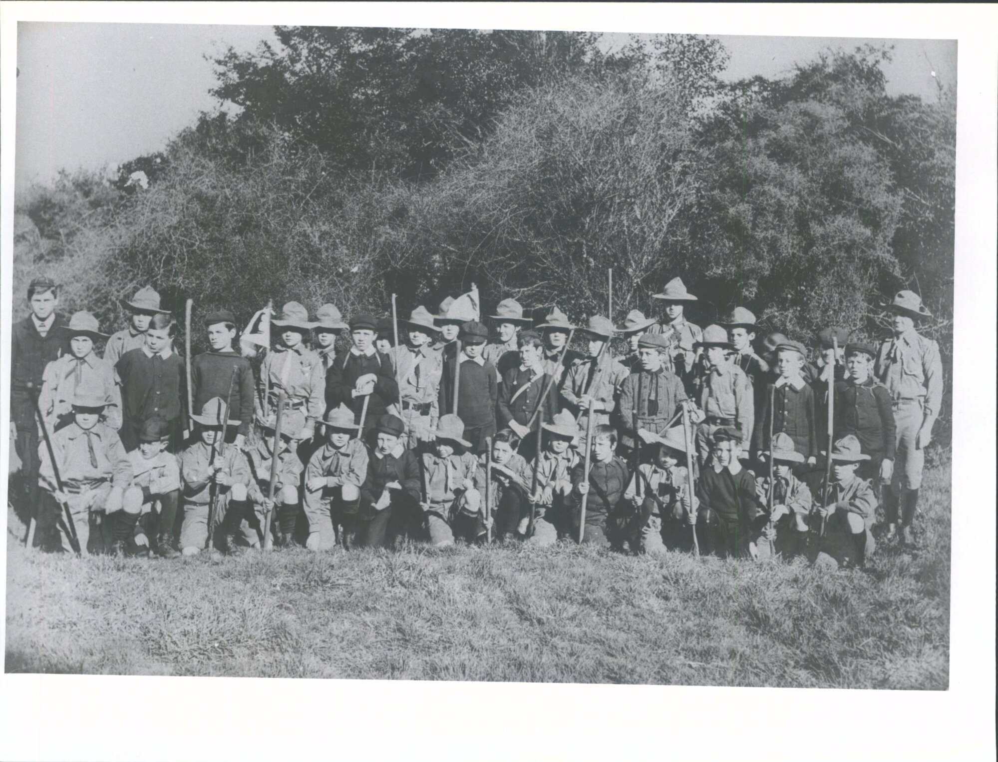 Woodhaugh Gardens, 1909 (possibly 1st Scout Troup in Dn)