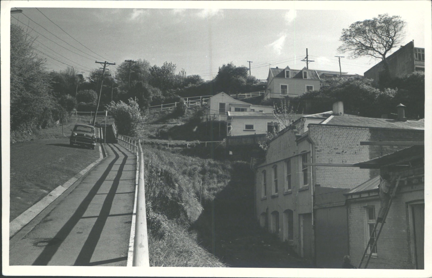 MacLaggan St. - Clark St to Canongate