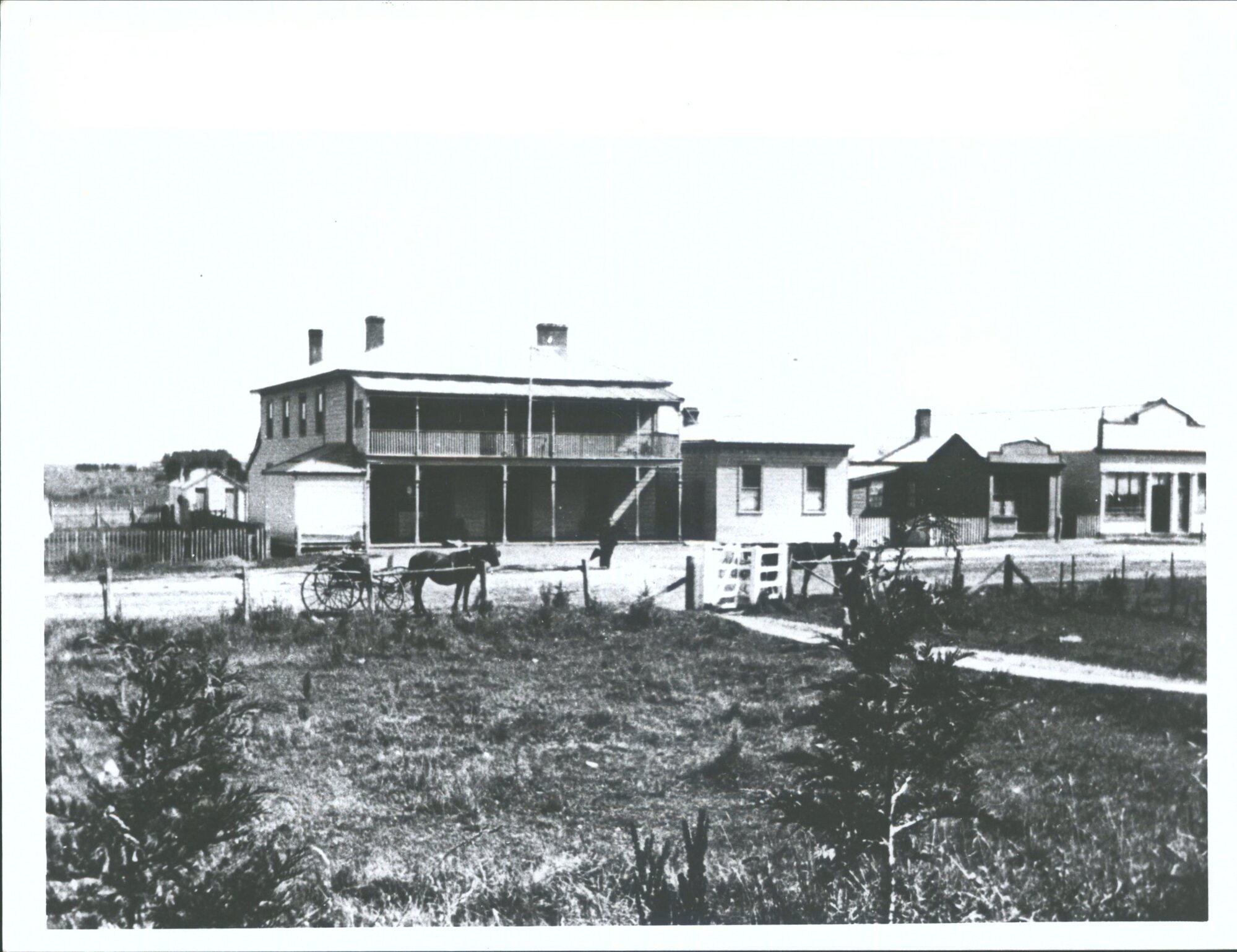 Dunnetts hotel &amp; jack's Buggy