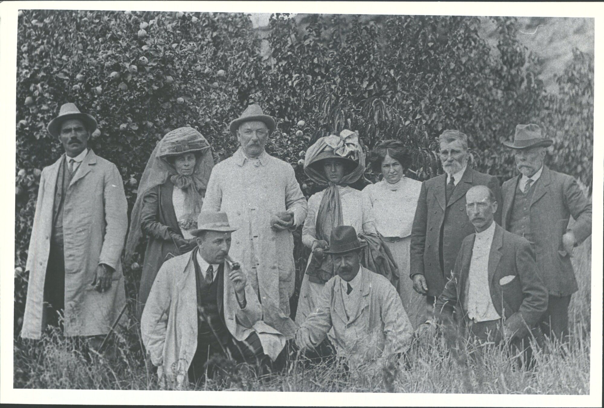 Visit of Hon.  J. of <unclear> Minister of Railways to Iversen's orchard.  At the meeting in Alexandra  he authorised the constr