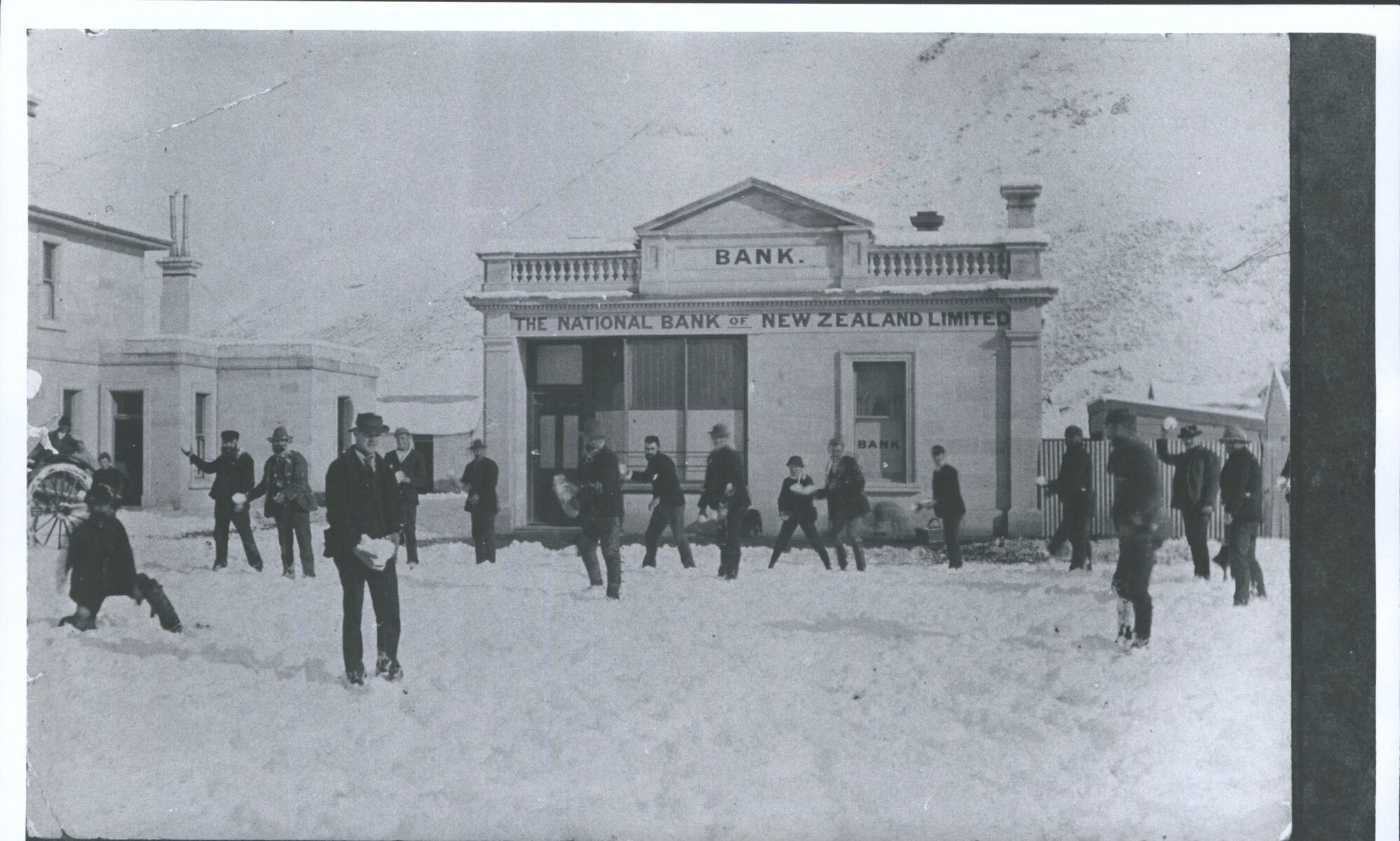 FILE: BANKS, KUROW