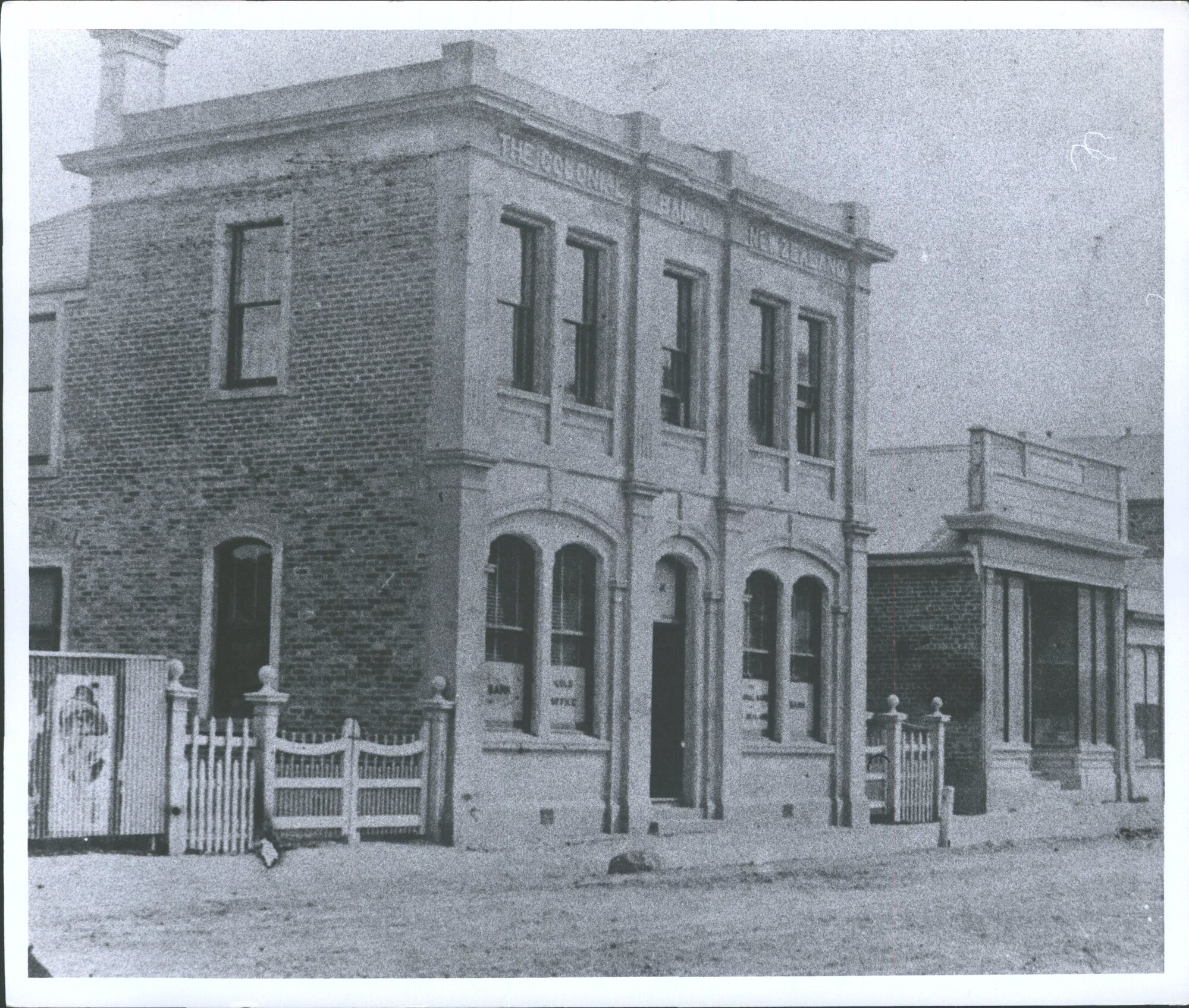 Colonial Bank of New Zealand - later the Tuapeka Pharmacy