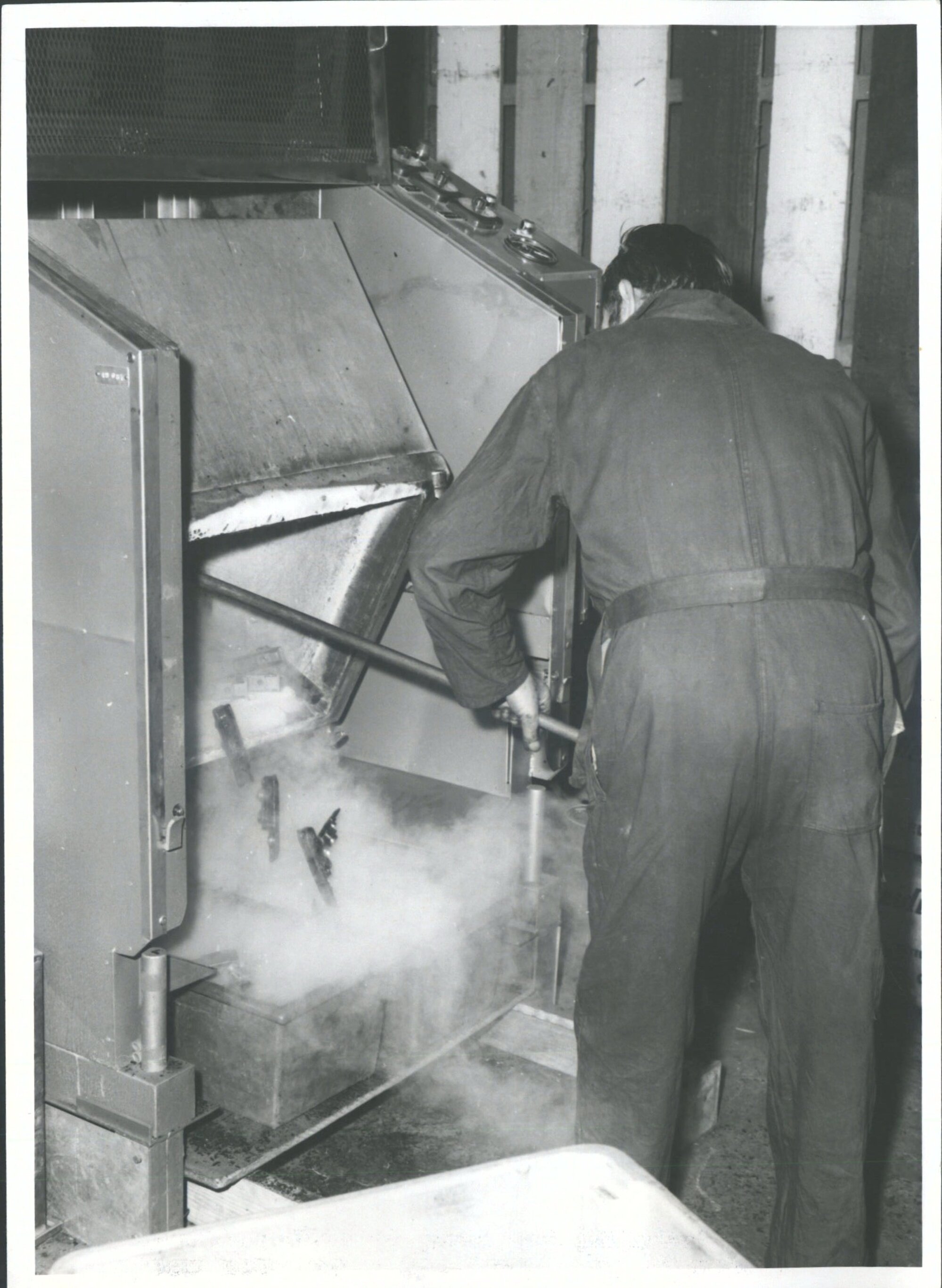 Liquid Co2 used for Rubber Trimming