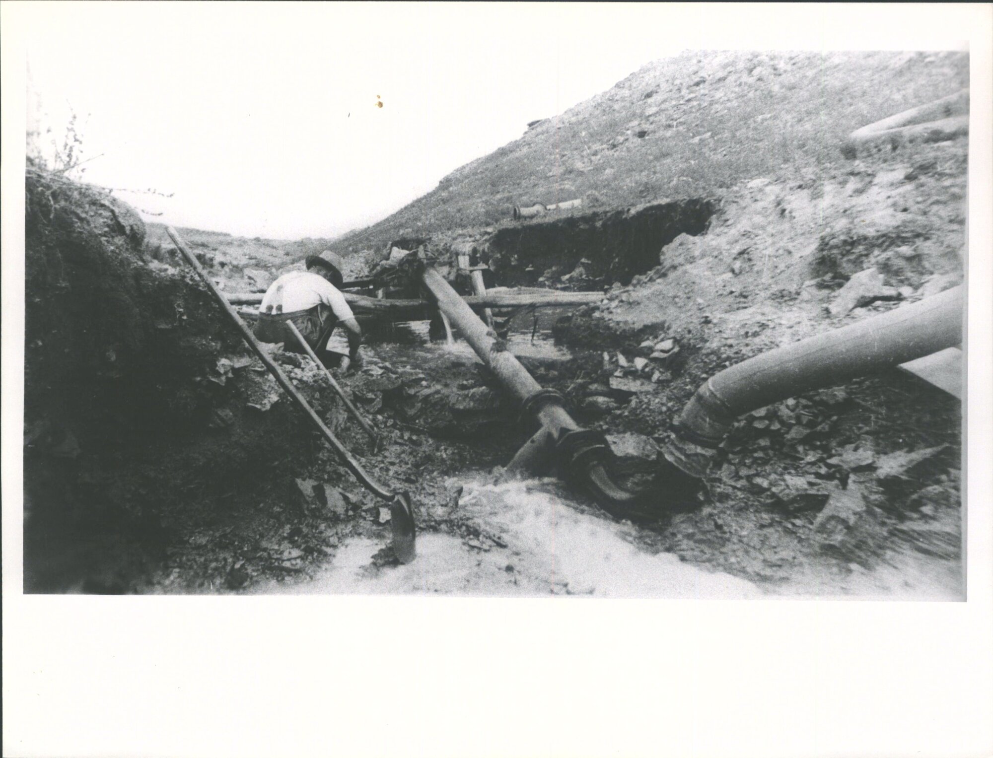 White hill - Summer. Elevating water