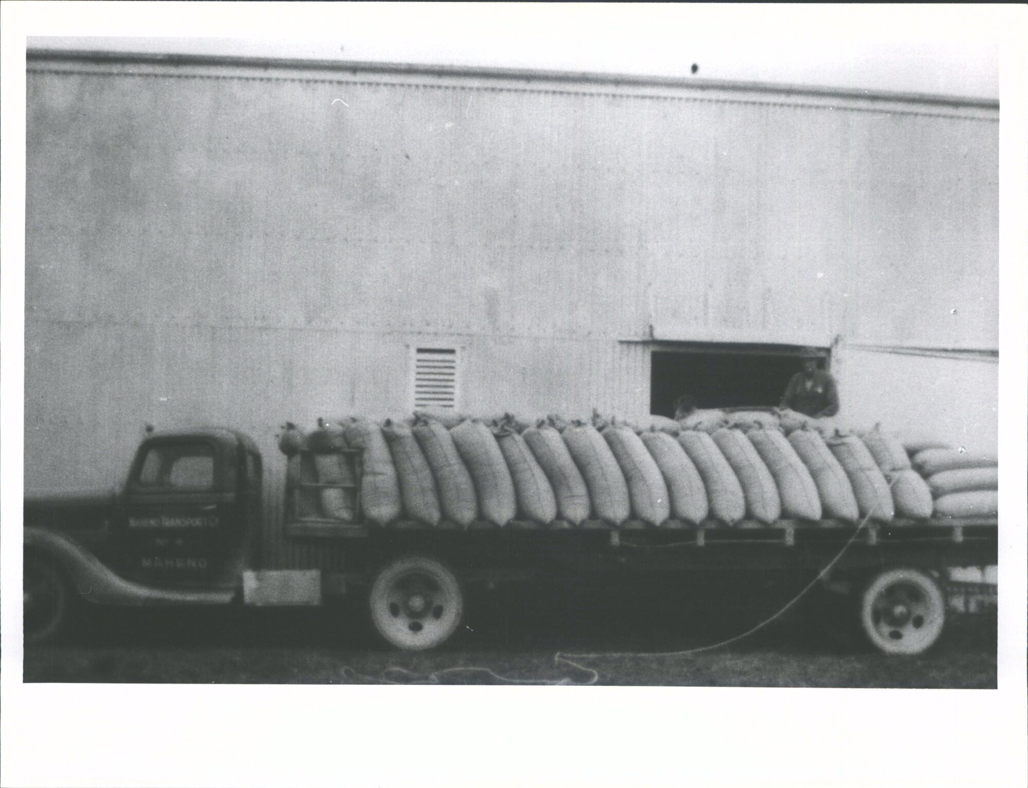 Maheno Transport Truck &amp; [wheat bags?]