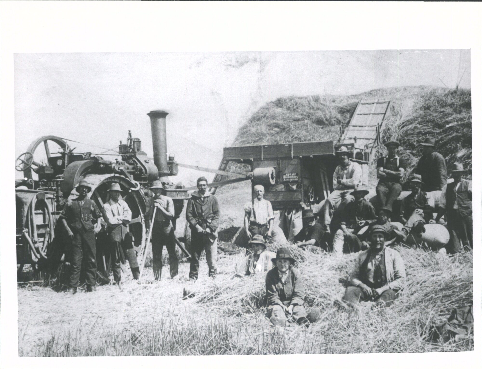 Threshing Mill &amp; Traction Engine