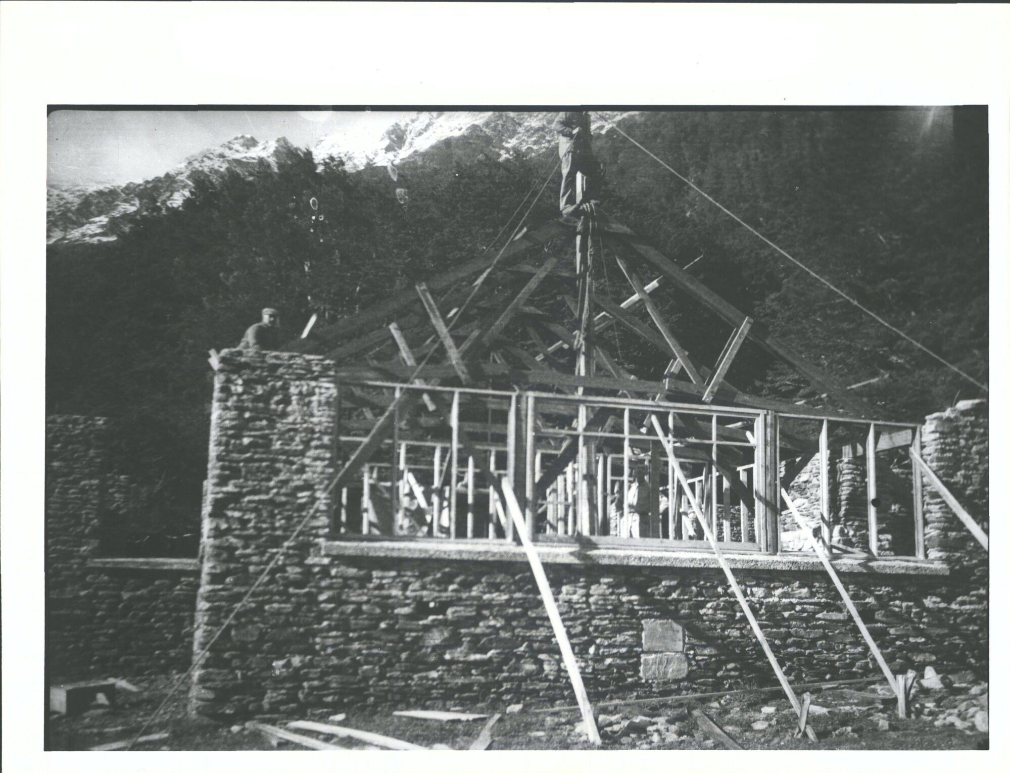 Alpine Club Hut Construction