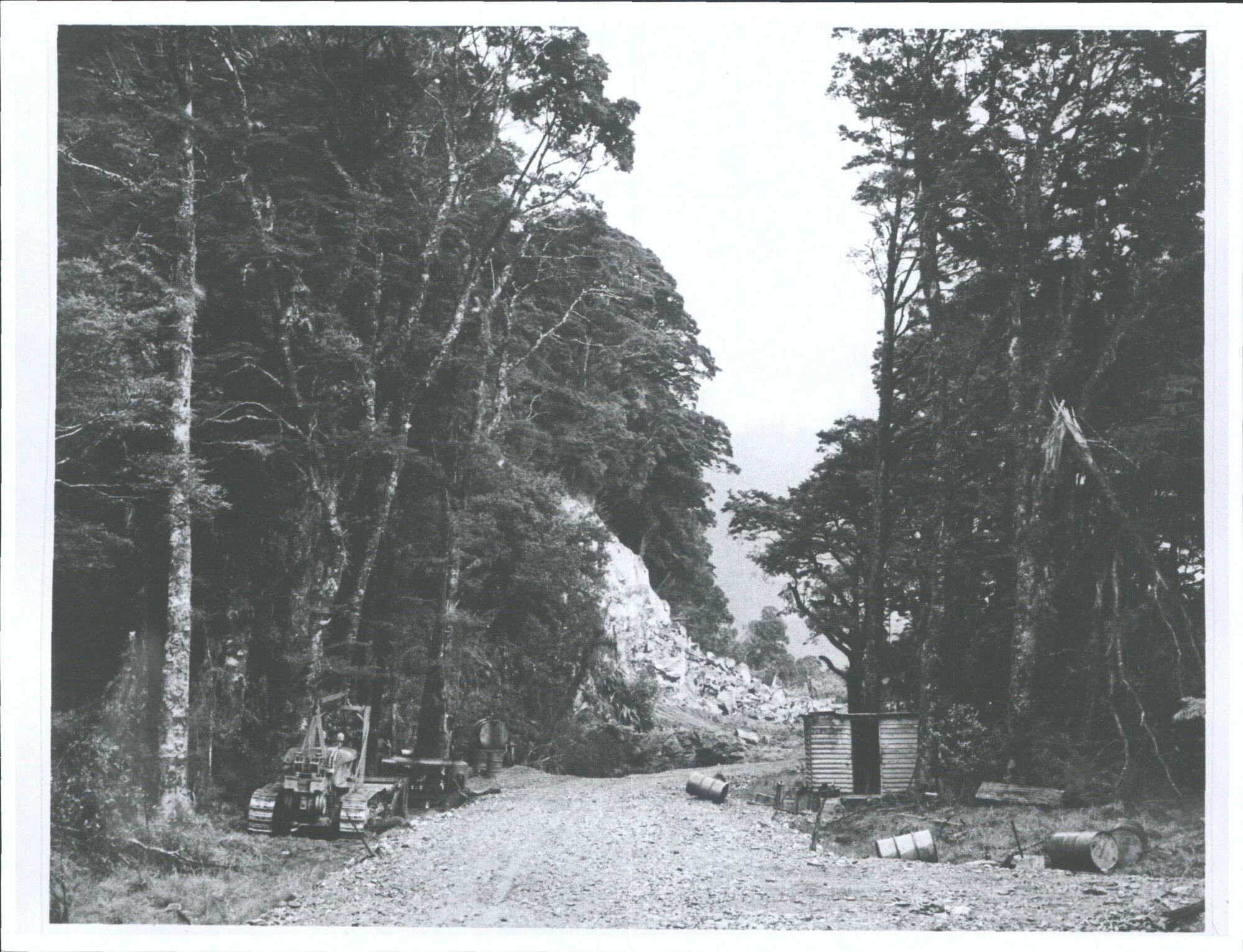 Roadworks near Halfway Bluff