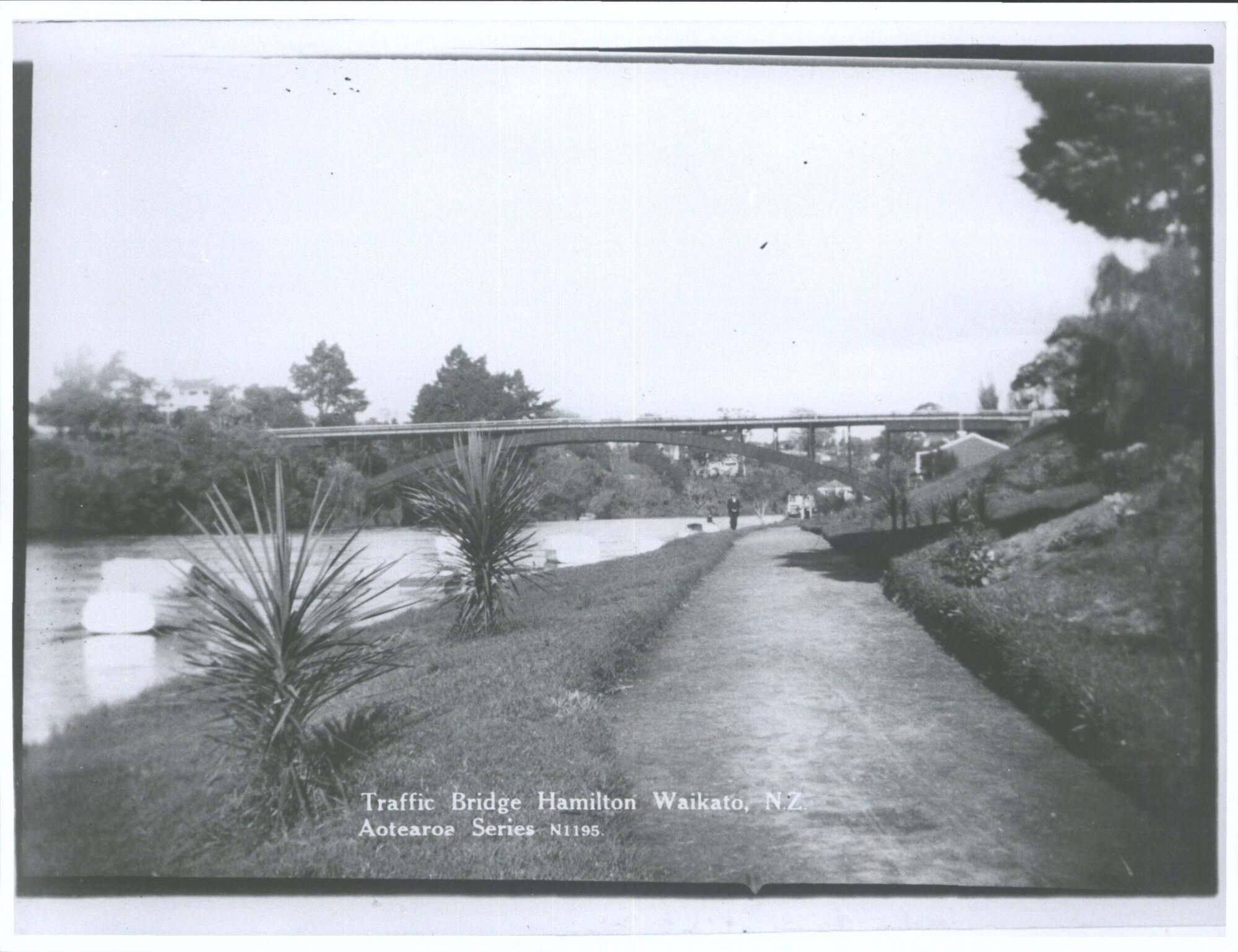 Traffic Bridge, Hamilton, Waikato, N.Z.