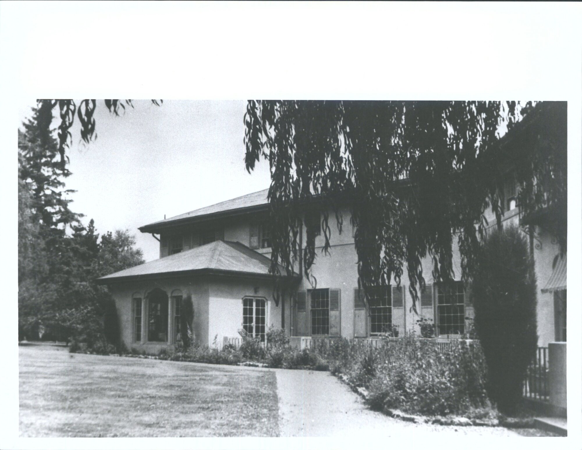 Queen Mary Hospital Lodge Before being  burnt down