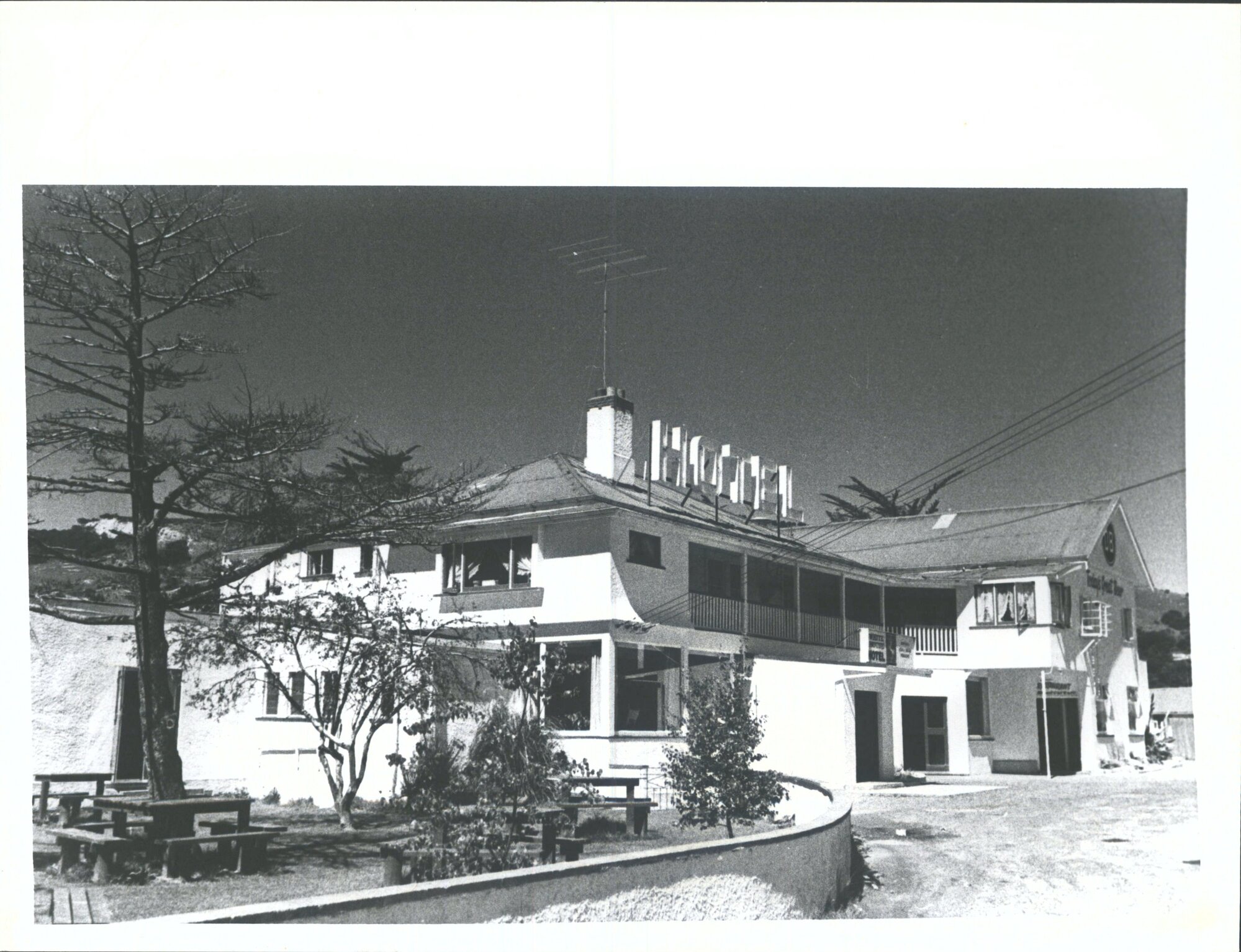 South Taieri White House Hotel