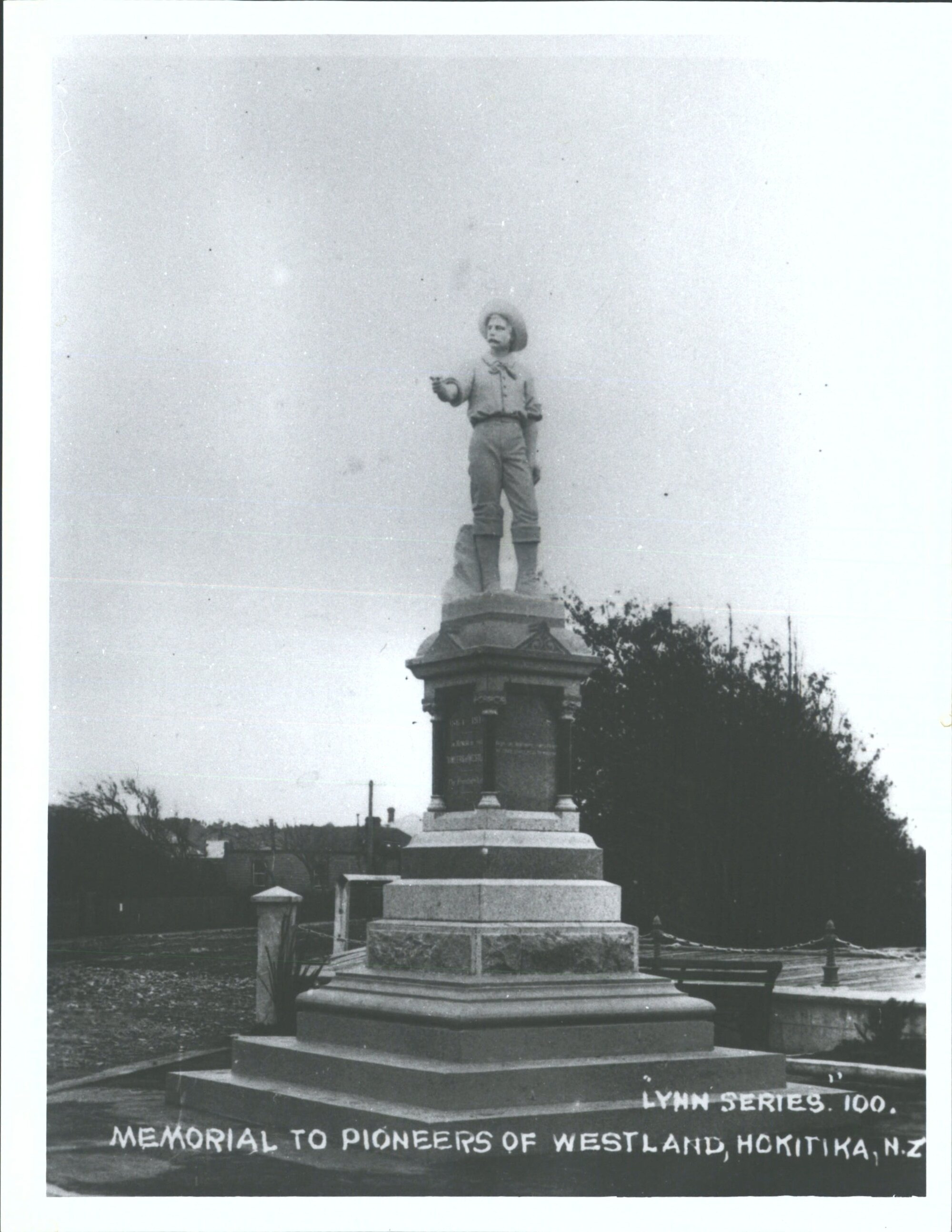 Memorial to Pioneers of Westland