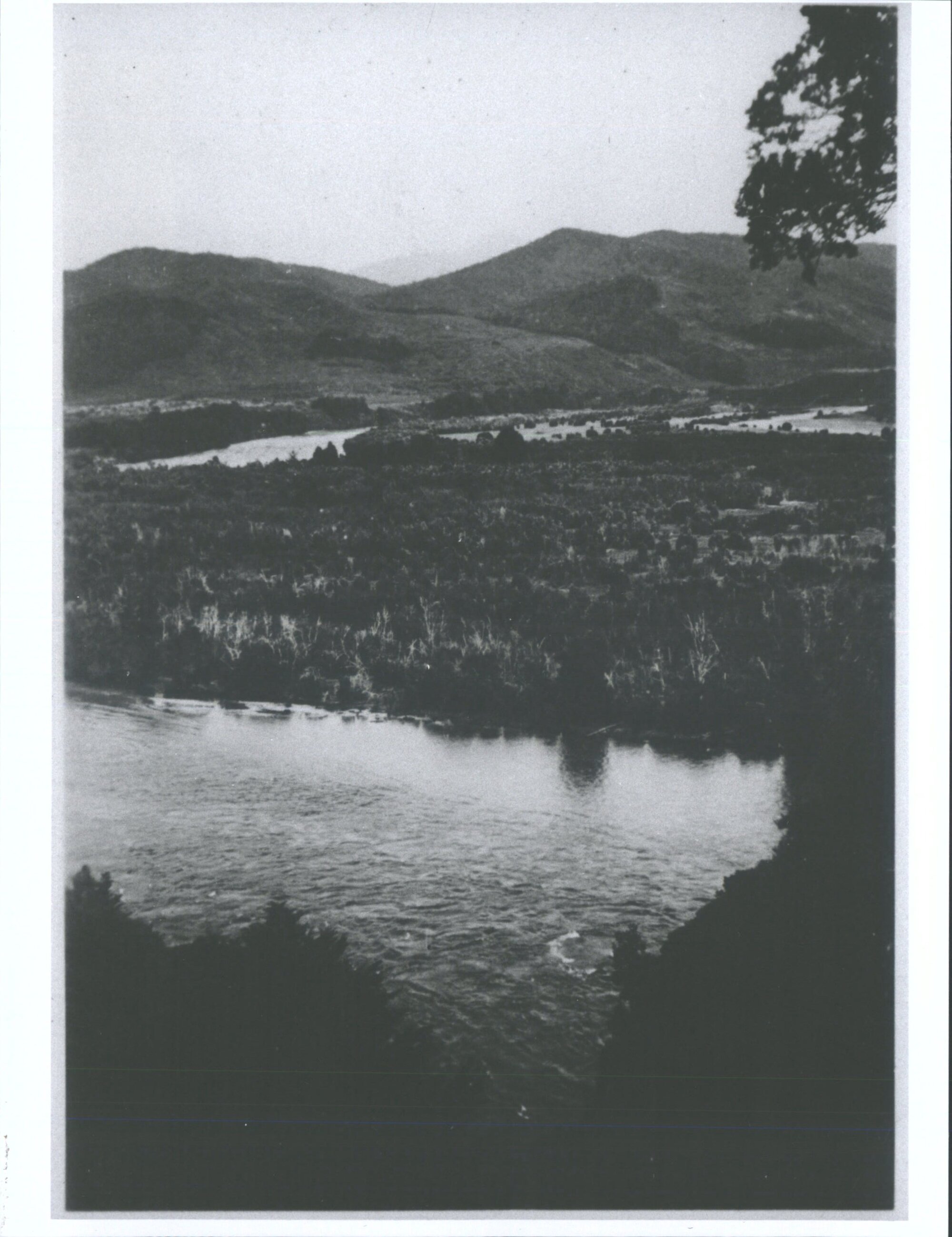 "Waiau River at Horse-shoe bend, between Lakes Manapouri  &amp; Te Anau. River flows at top from right to left &amp; back to right, then