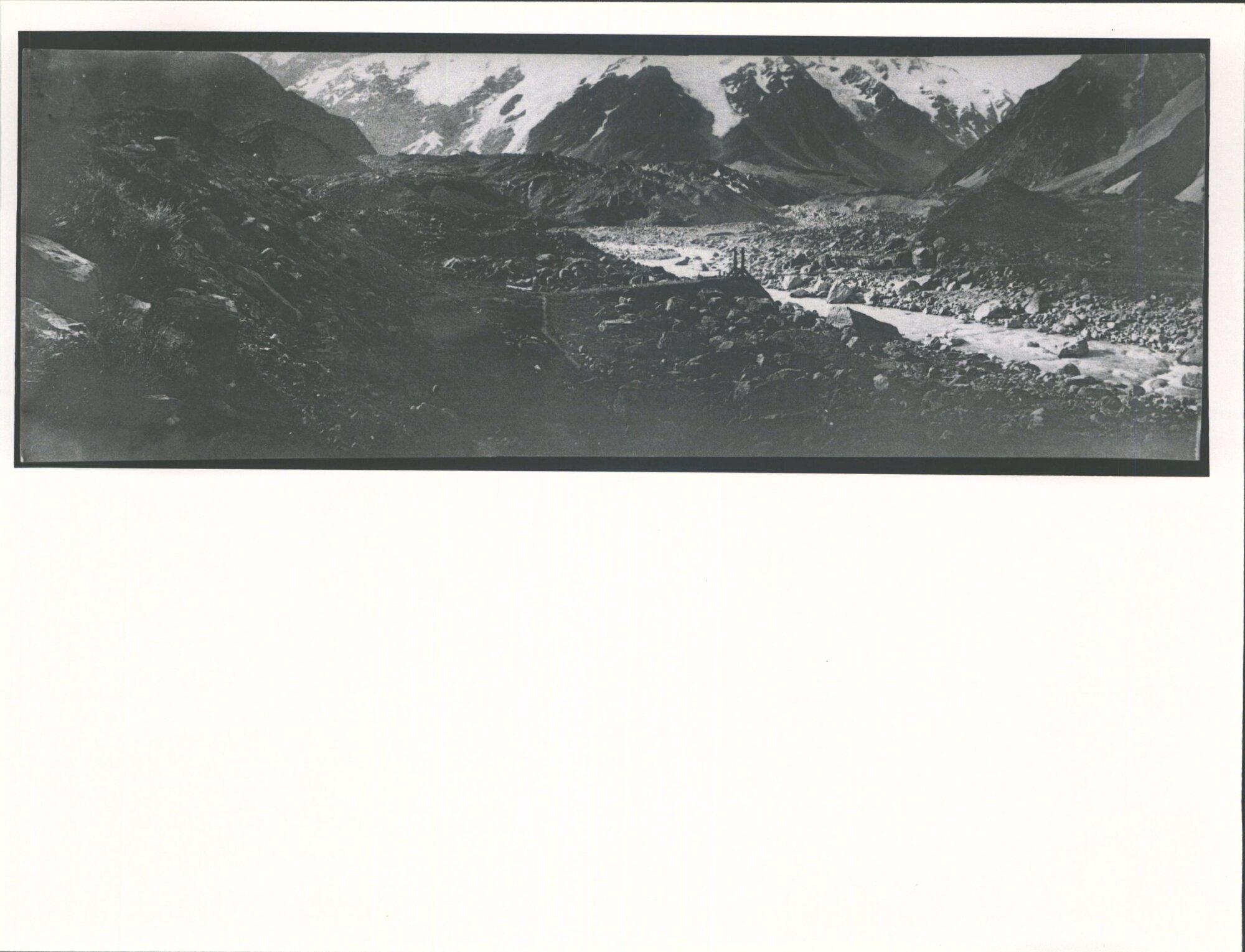 Hooker River &amp; face of Mueller Glacier Suspension bridge over river