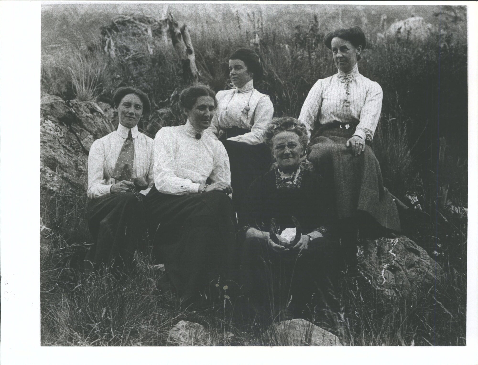 Mrs Cairney,  Mrs A. C. McGeorge, Mrs Jas McGeorge, Armstrong, Salmond