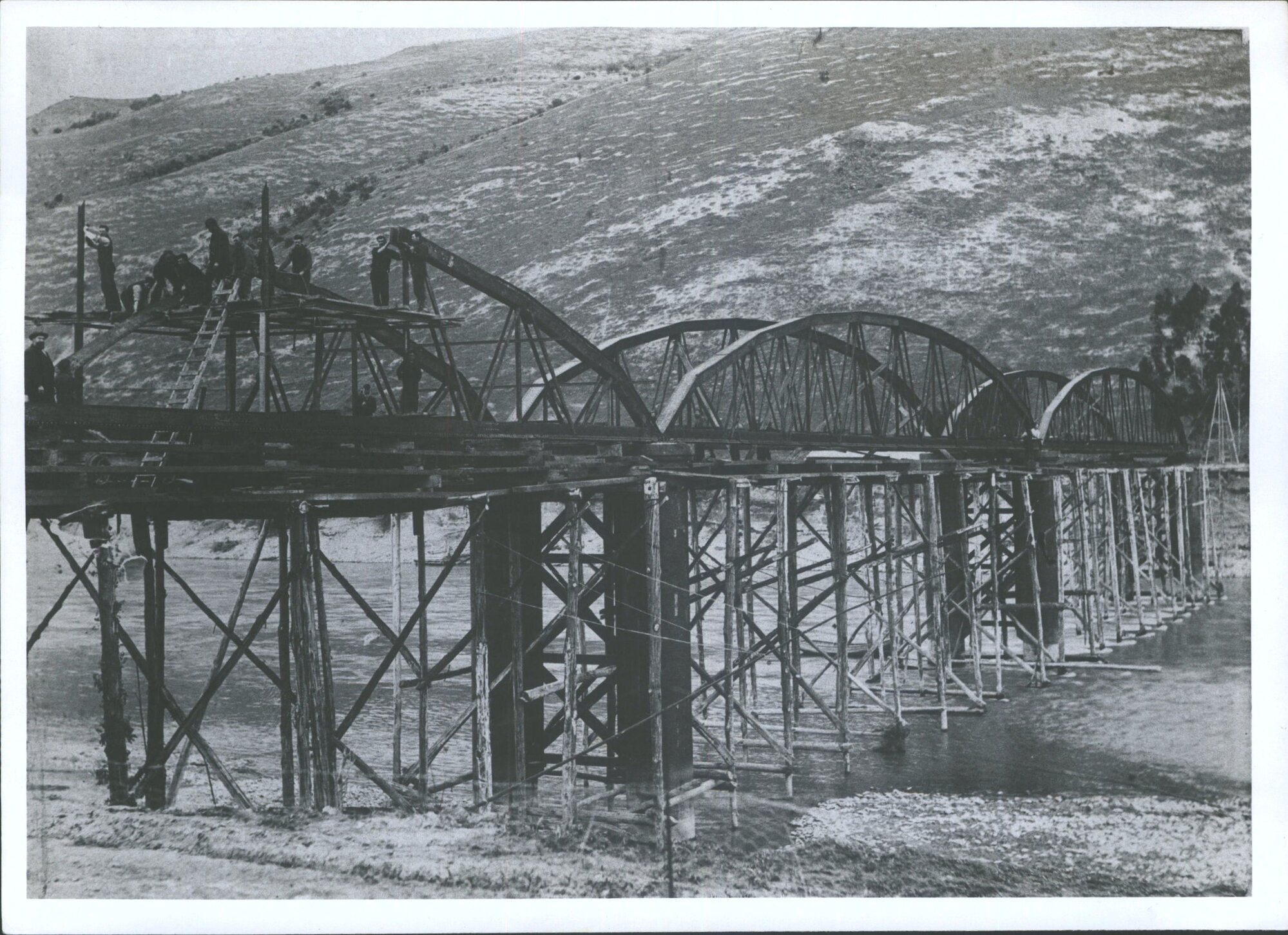 Millers Flat bridge with superstructure almost completed