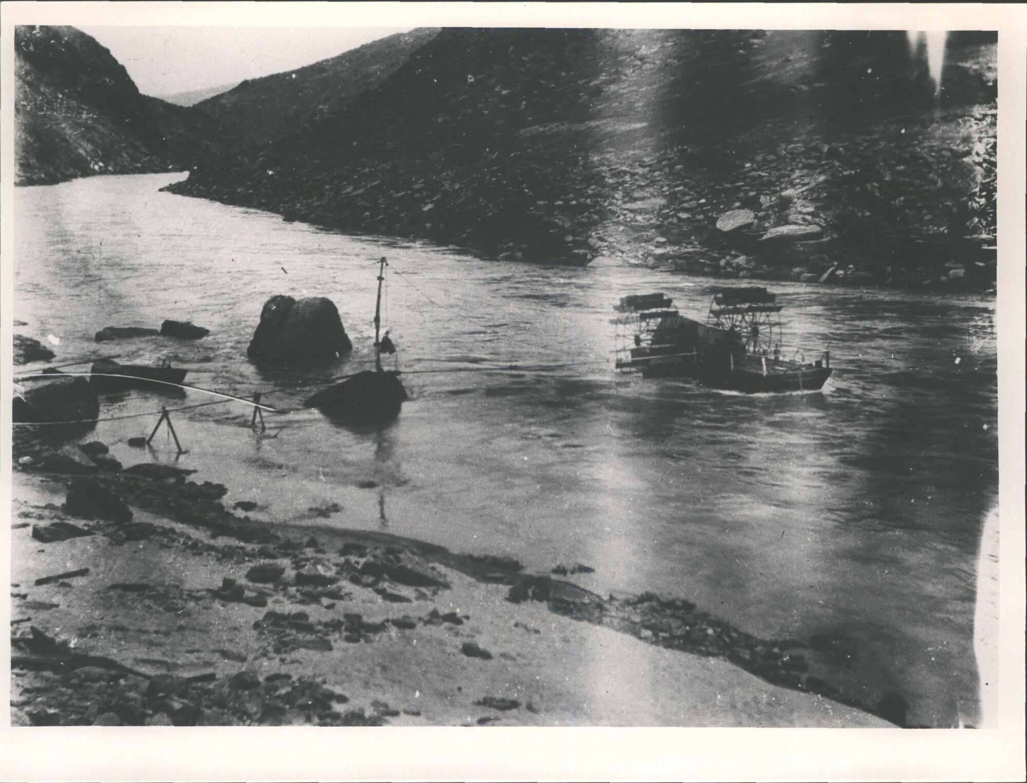 J. F Kitto's current wheeler near Millers Flat