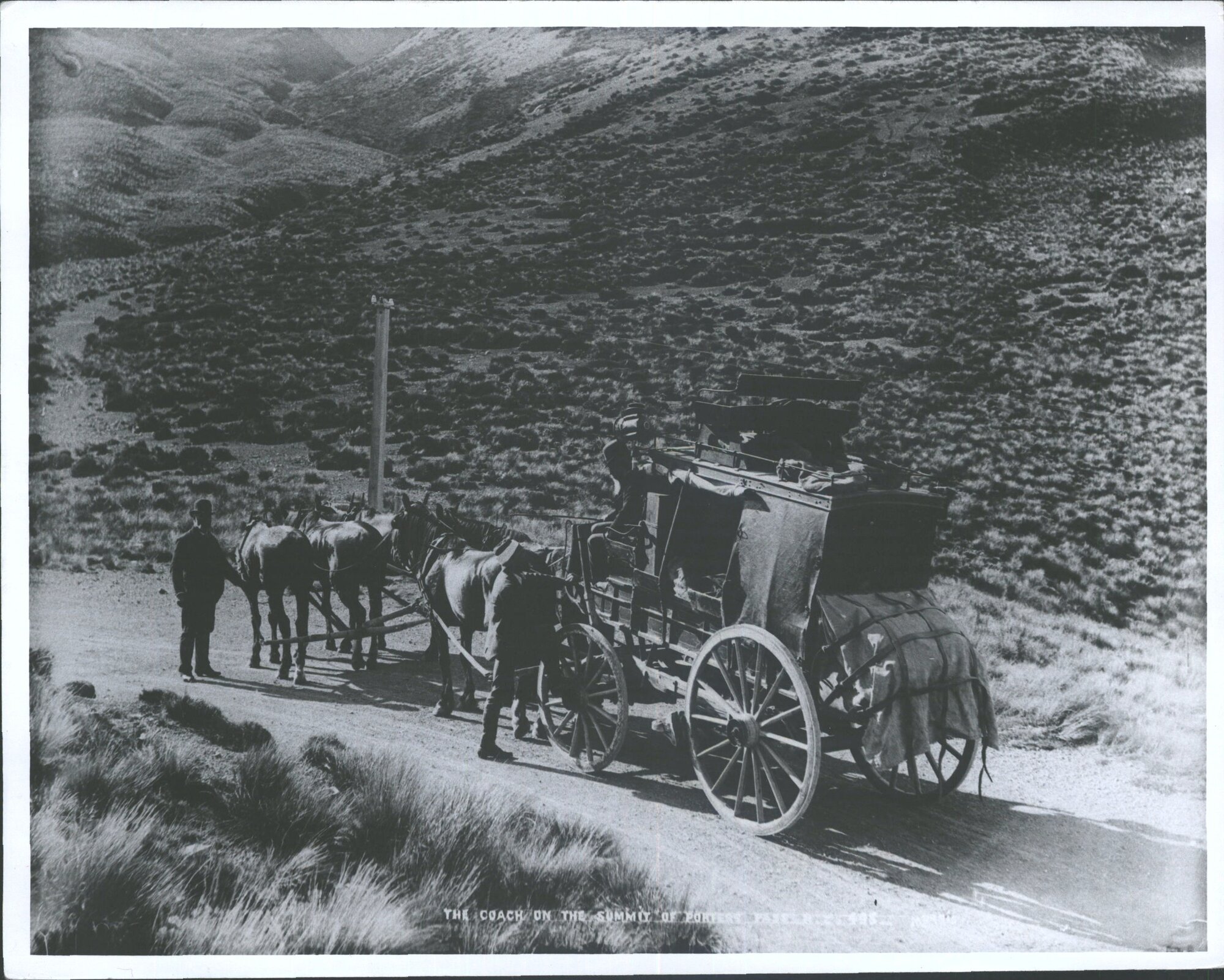 The coach on the summit of Porters Pass