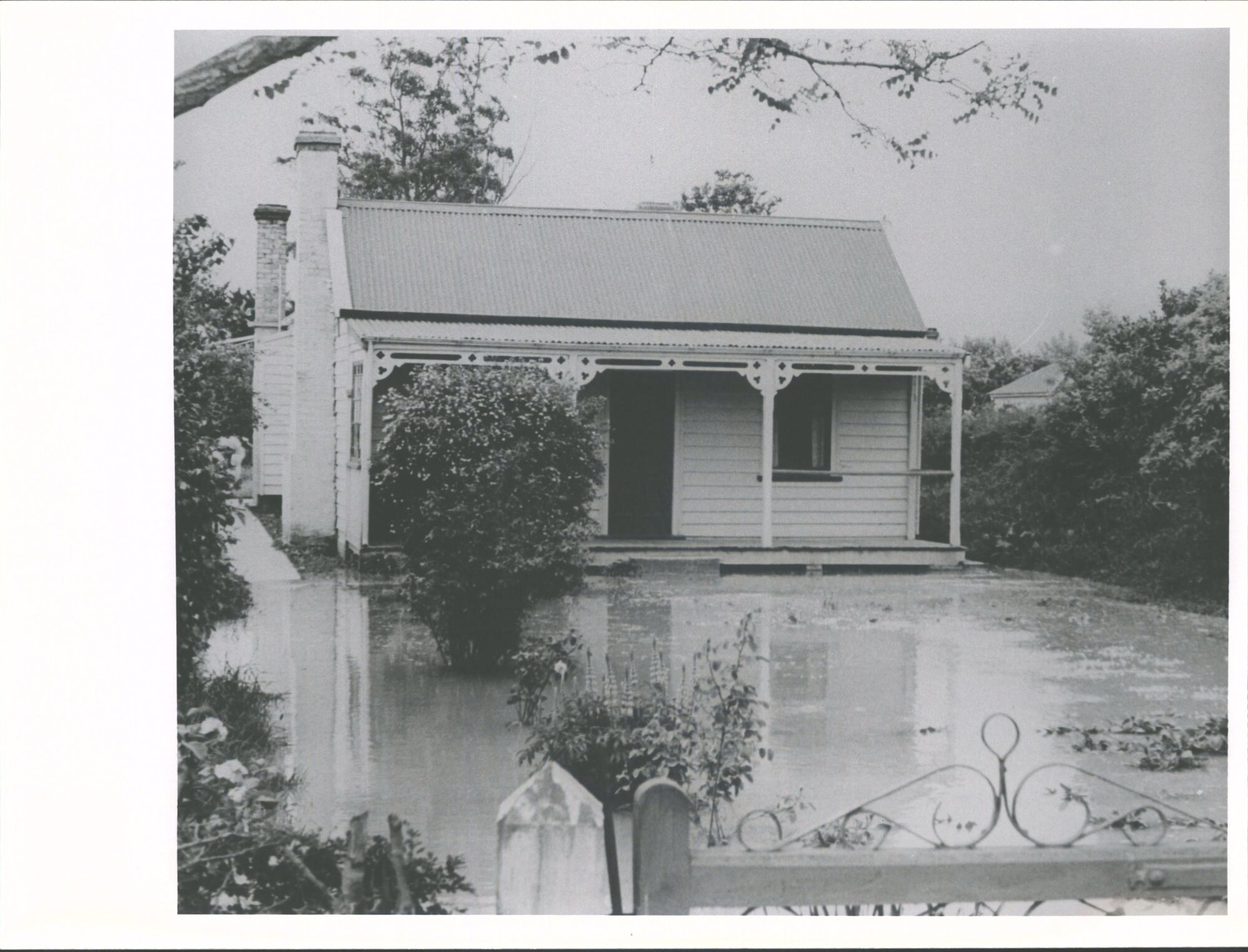 An evacuated Inch Clutha Home