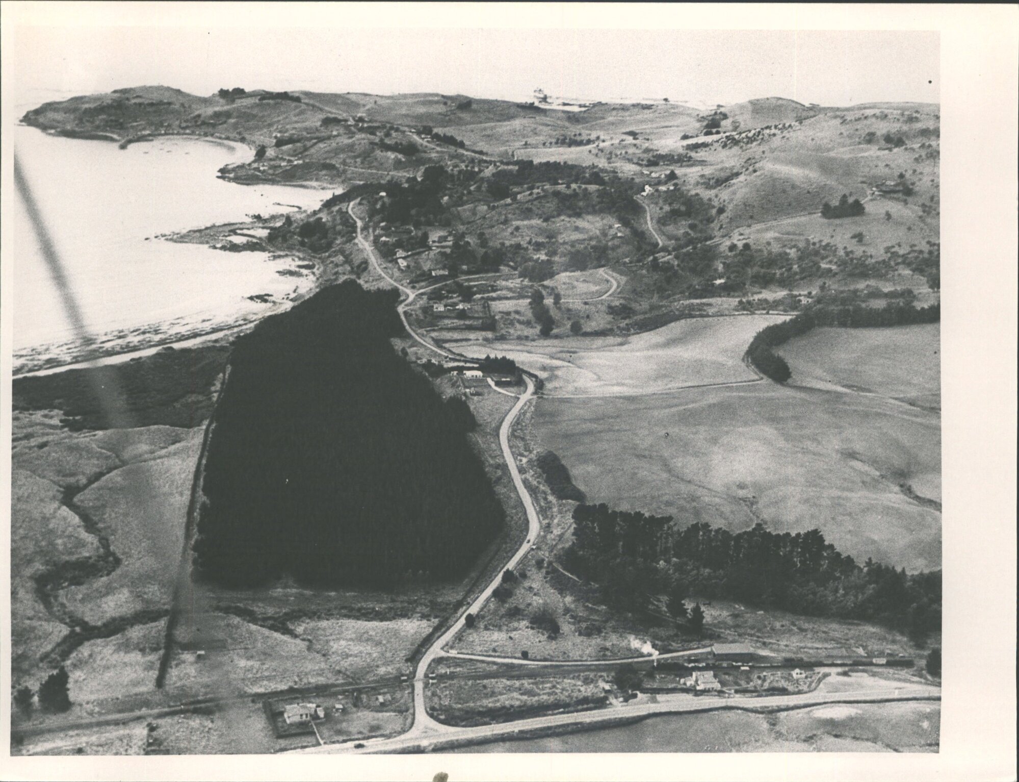 Showing 'Viggo Hansteen' aground (top centre)
