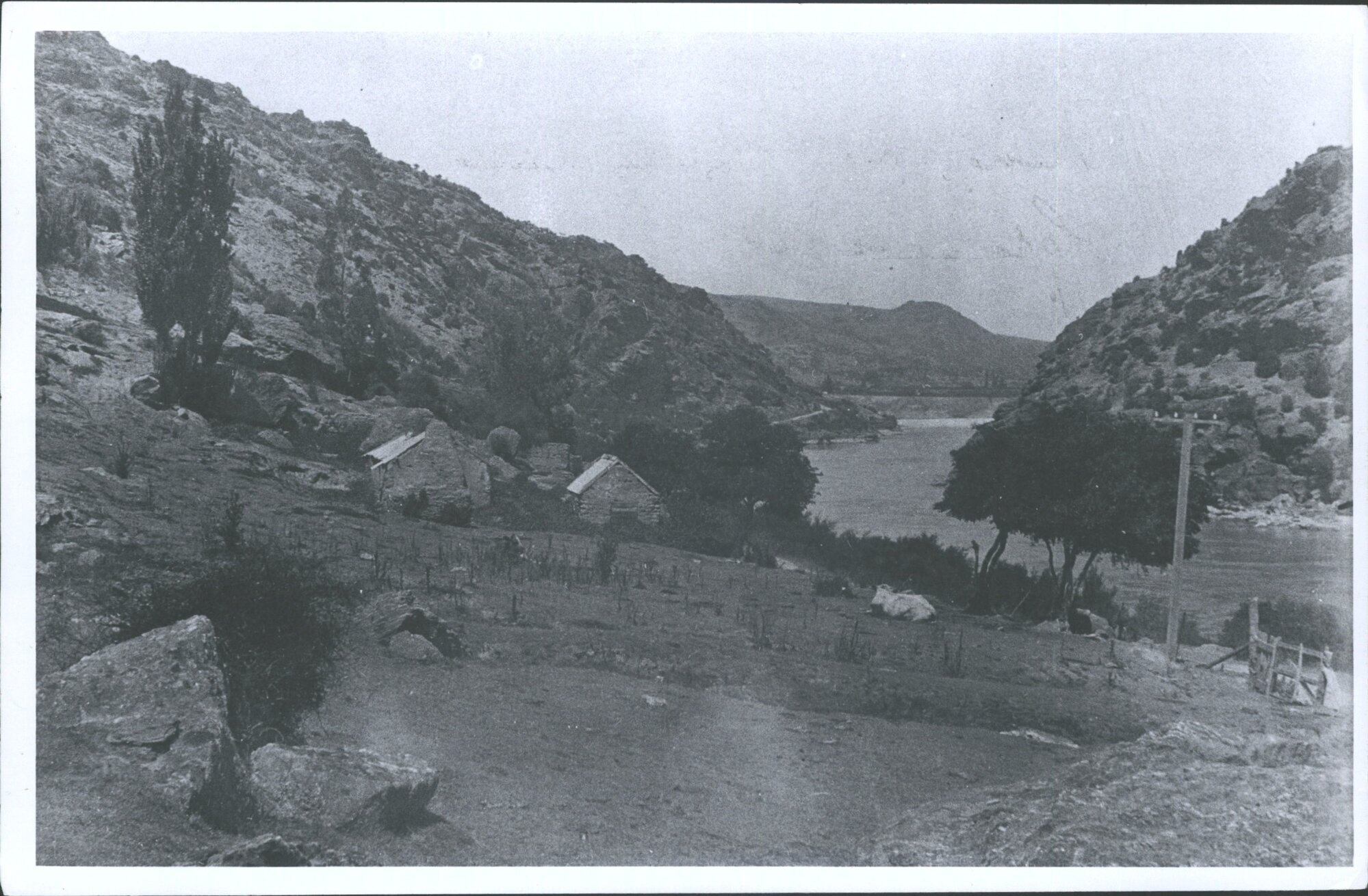 View on (the) Molyneaux from Roxburgh