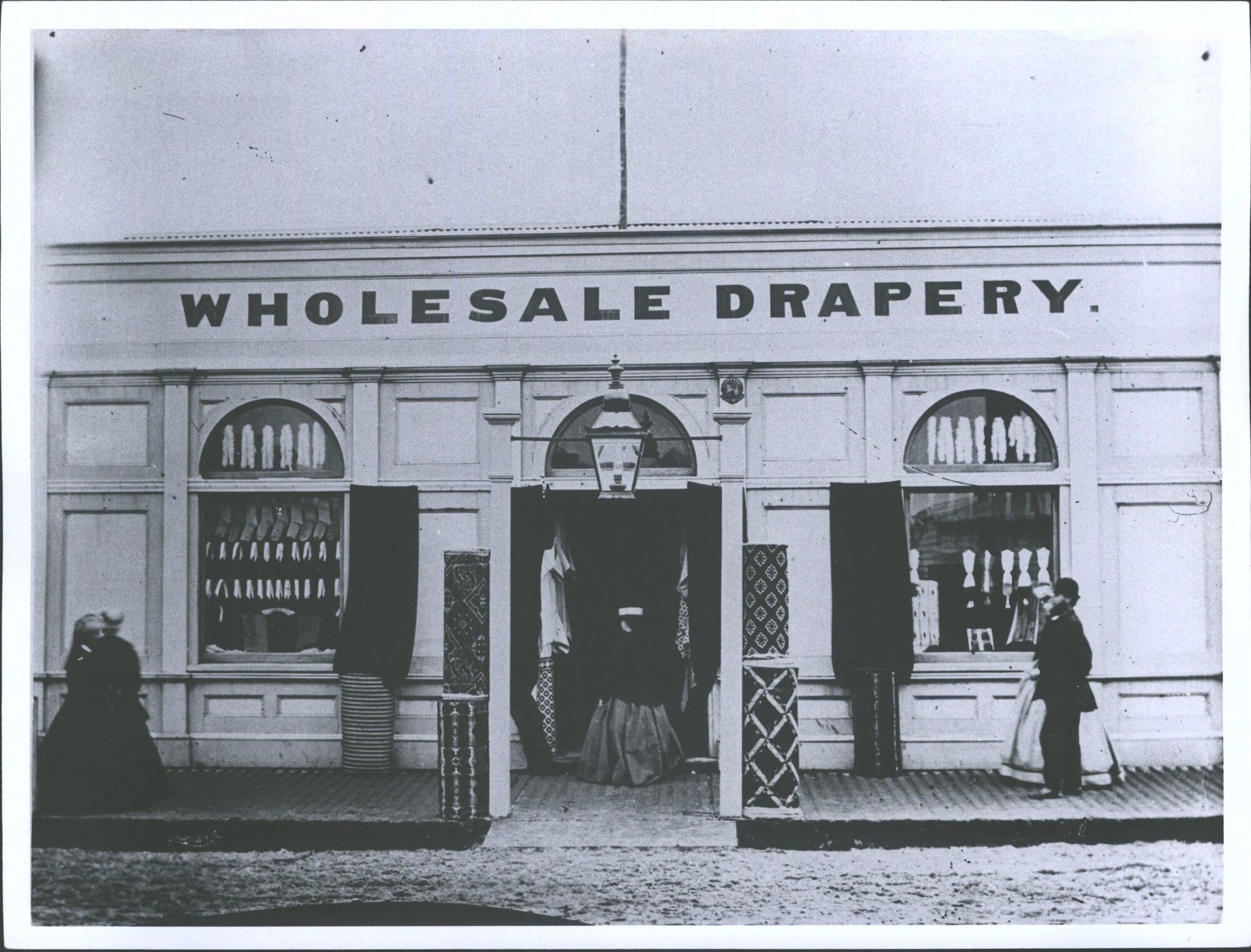 Porter &amp; Reed's Drapery on south  side of Esk Street