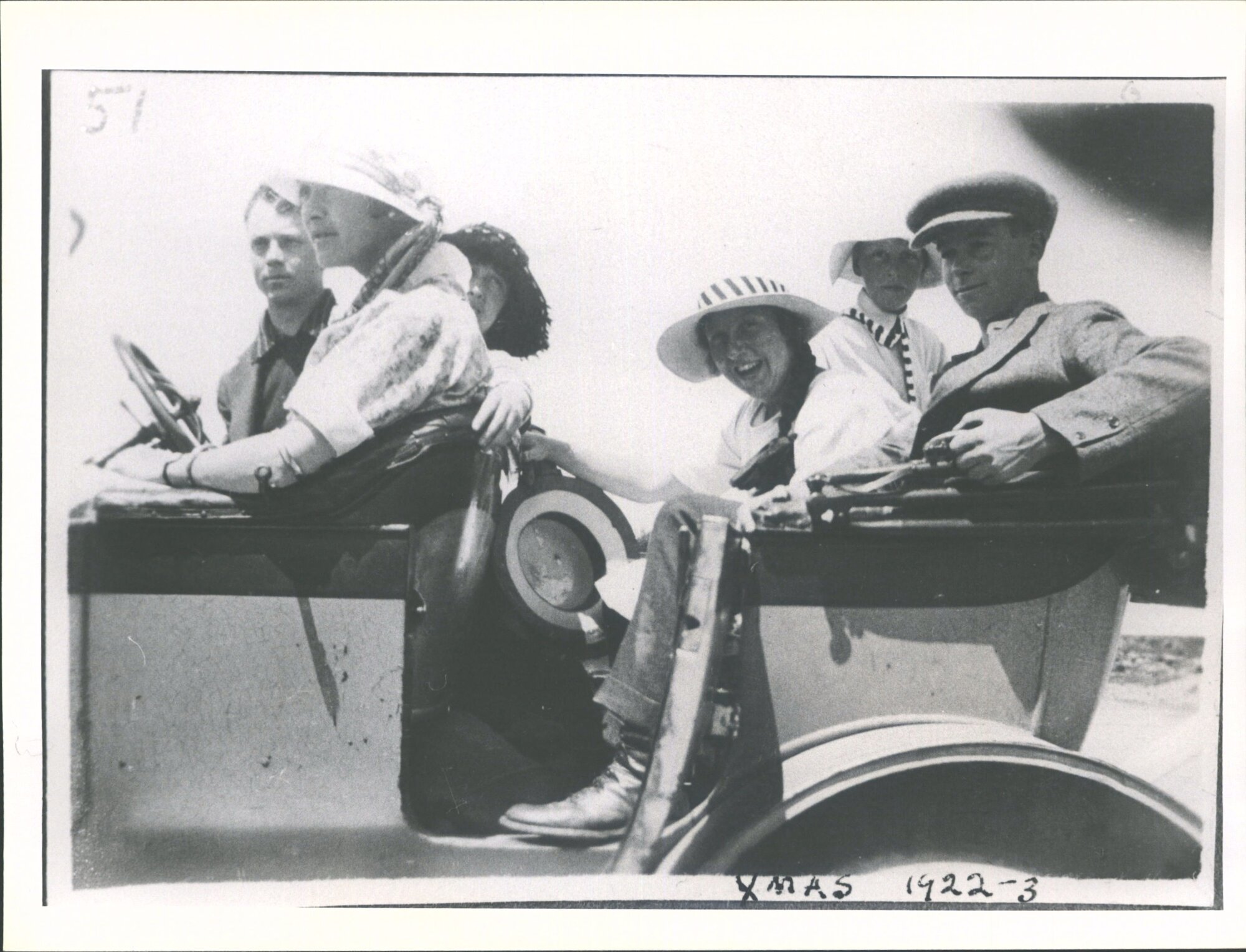 showing Model T 1915-16 Tourer