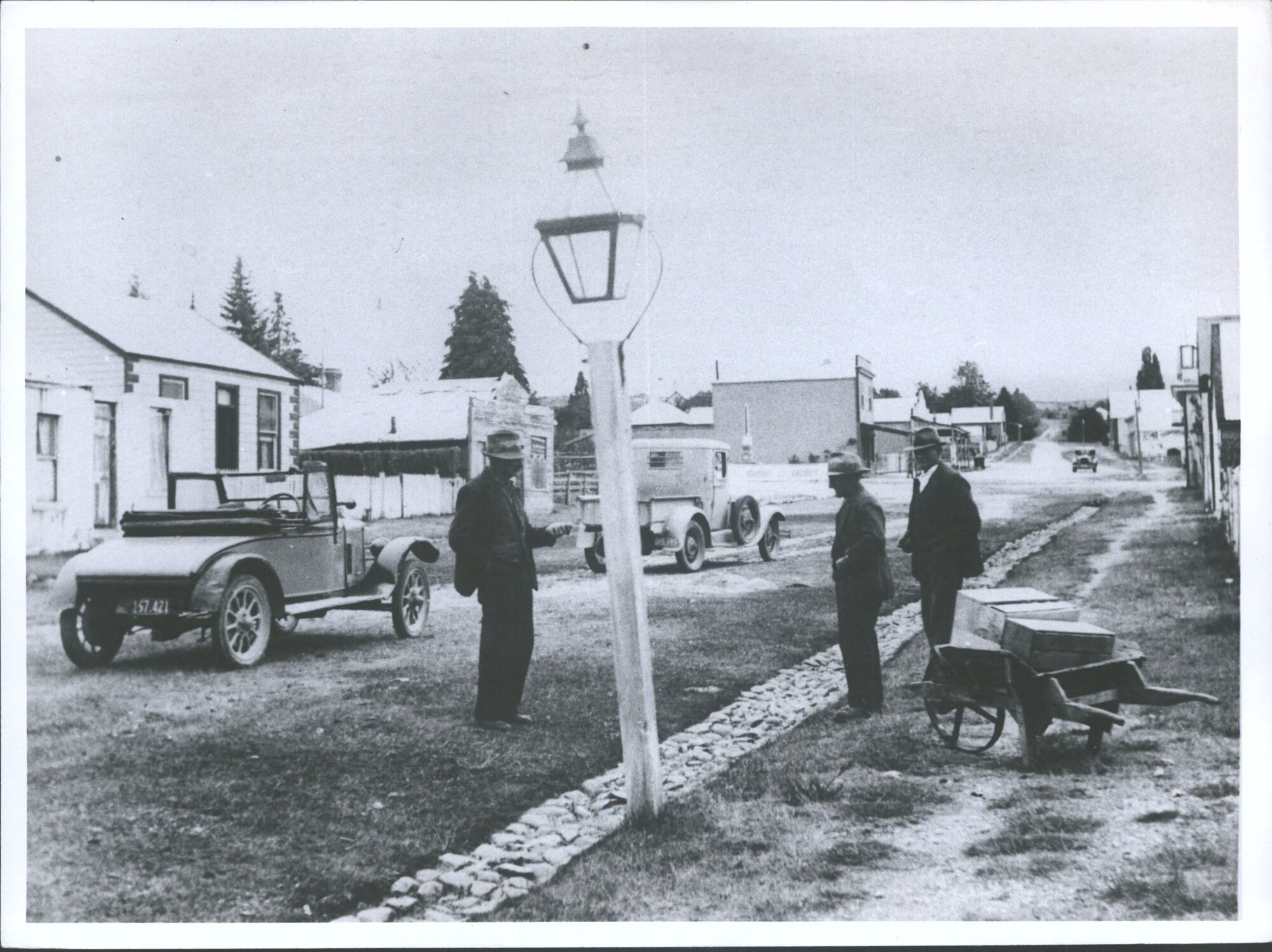 l to r  Charlie Dixon, Billy Jacob, Charlie Hore.