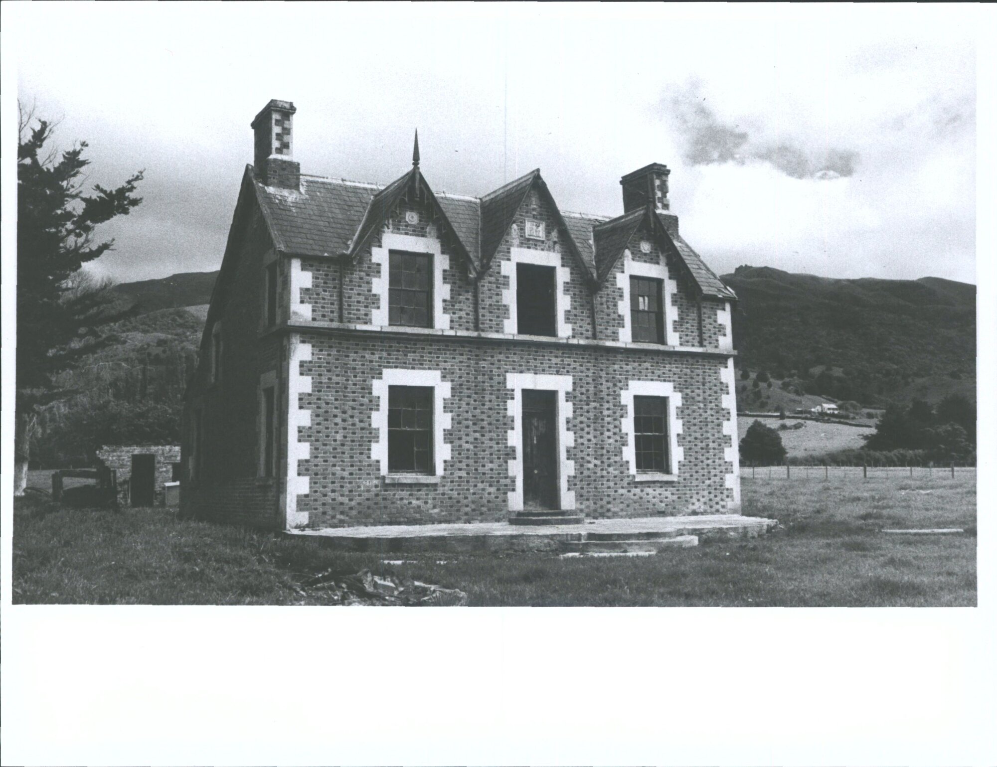 "The Poplars", Woodside