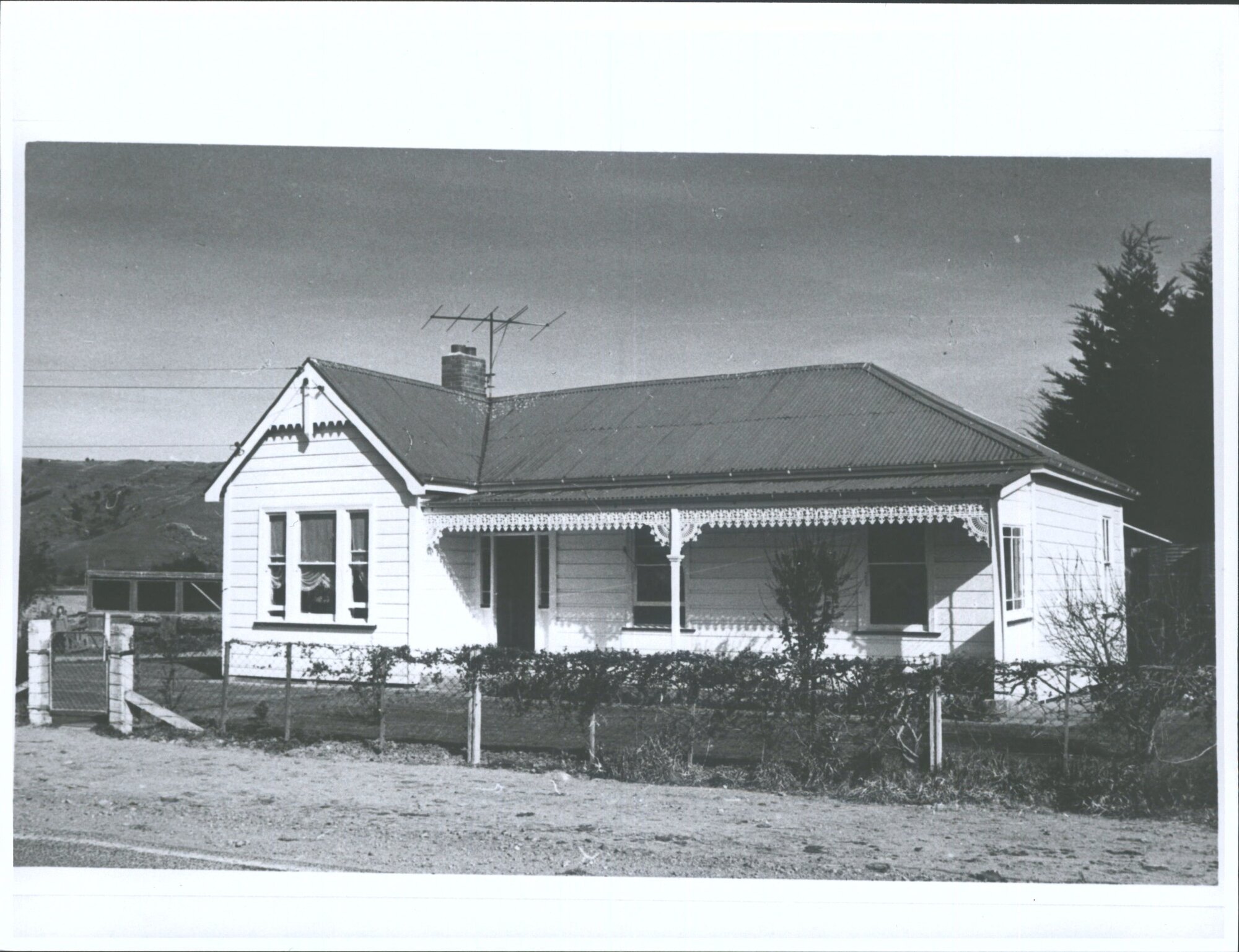 "Marshall's", Momona